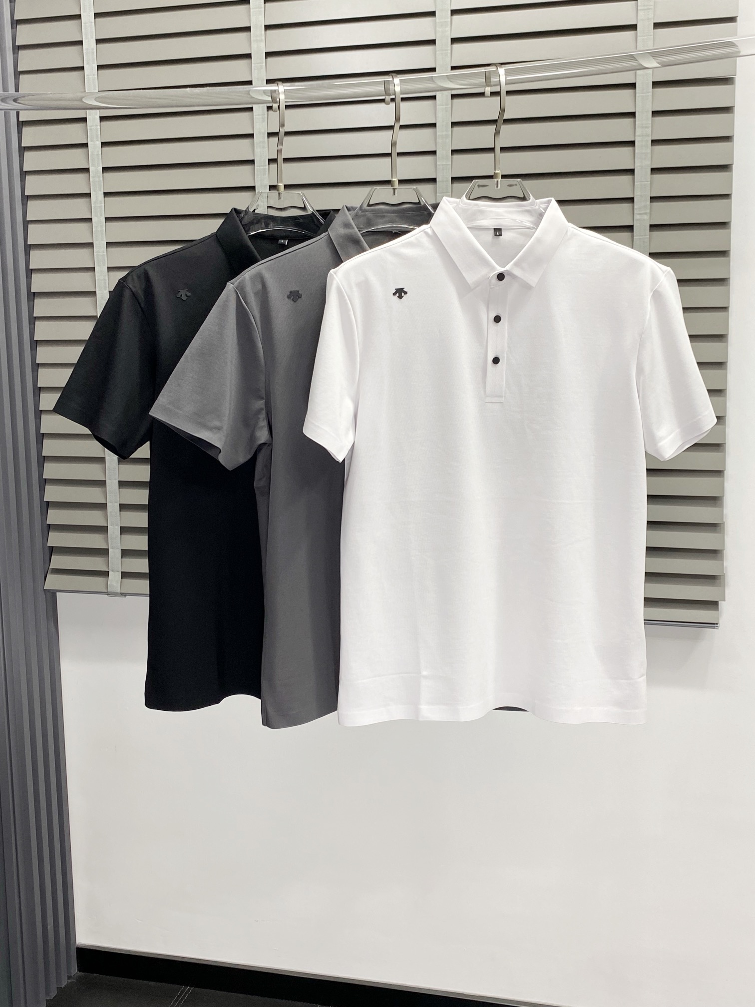    。DECSENTE迪桑特💥独家专供新款原单男士休闲春夏翻领短袖 高端  高端版本 时尚百搭爆款⚠️