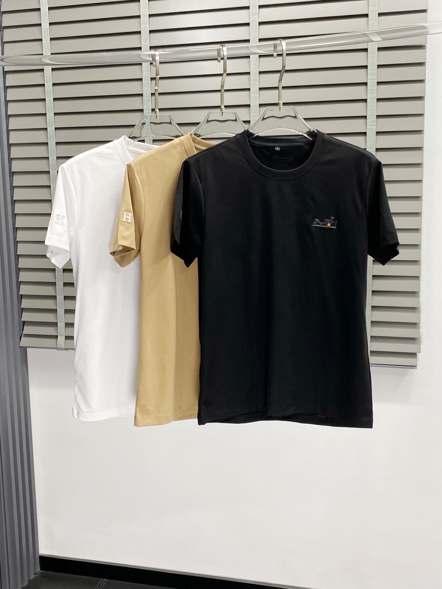    。HERMES爱马仕💥独家专供新款原单男士休闲春夏短袖 高端  高端版本 时尚百搭爆款⚠️⚠️✨✨