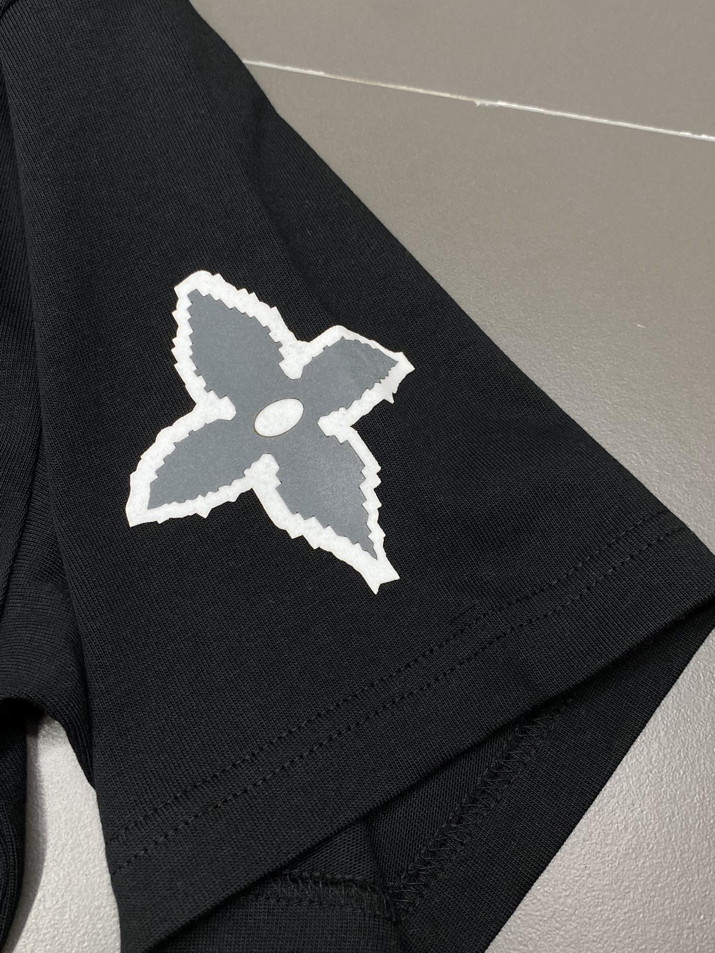    。Louis Vuitton路易威登💥独家专供新款原单男士休闲春夏短袖 高端  高端版本 时尚百搭