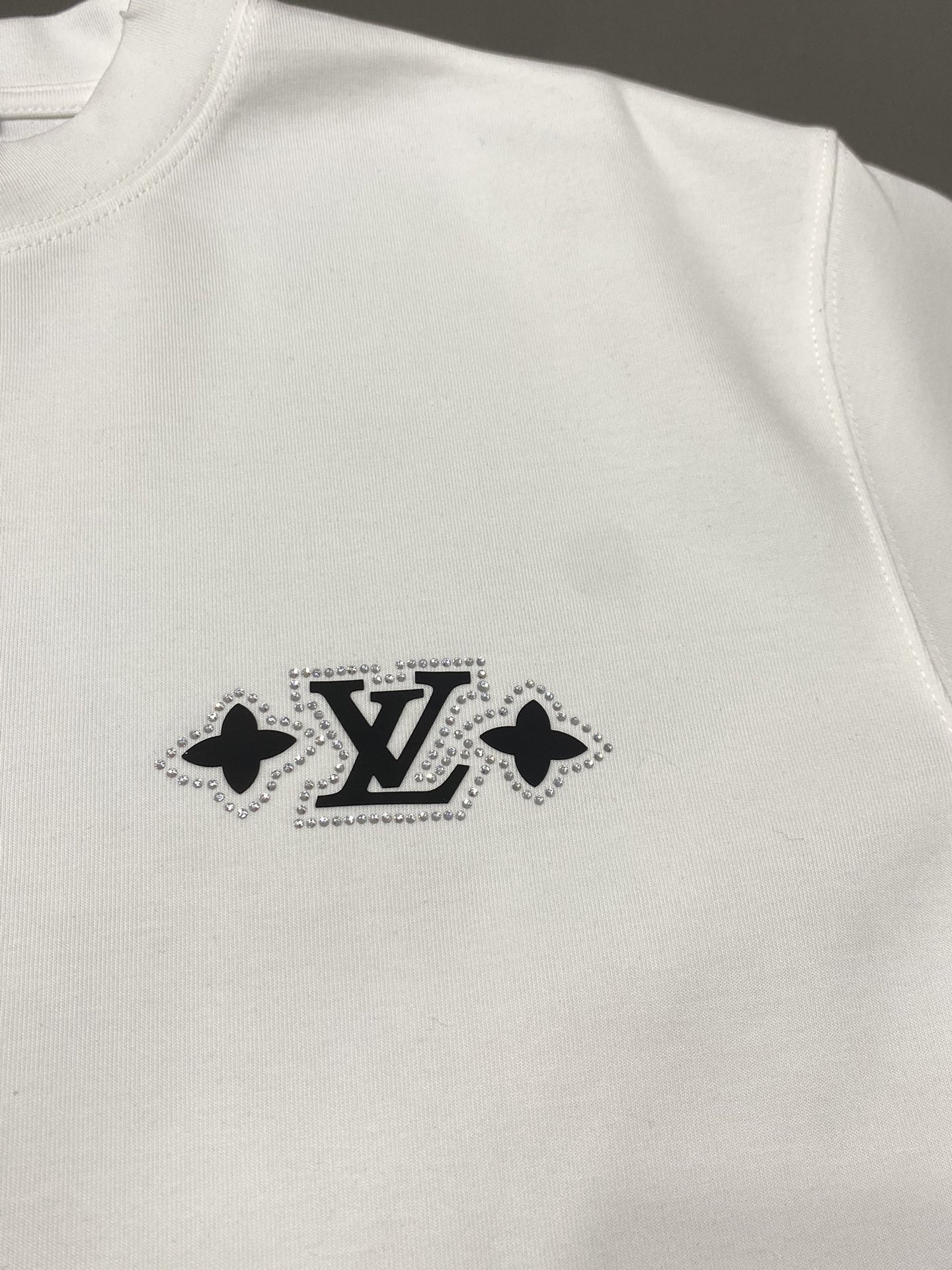    。Louis Vuitton路易威登💥独家专供新款原单男士休闲春夏短袖 高端  高端版本 时尚百搭