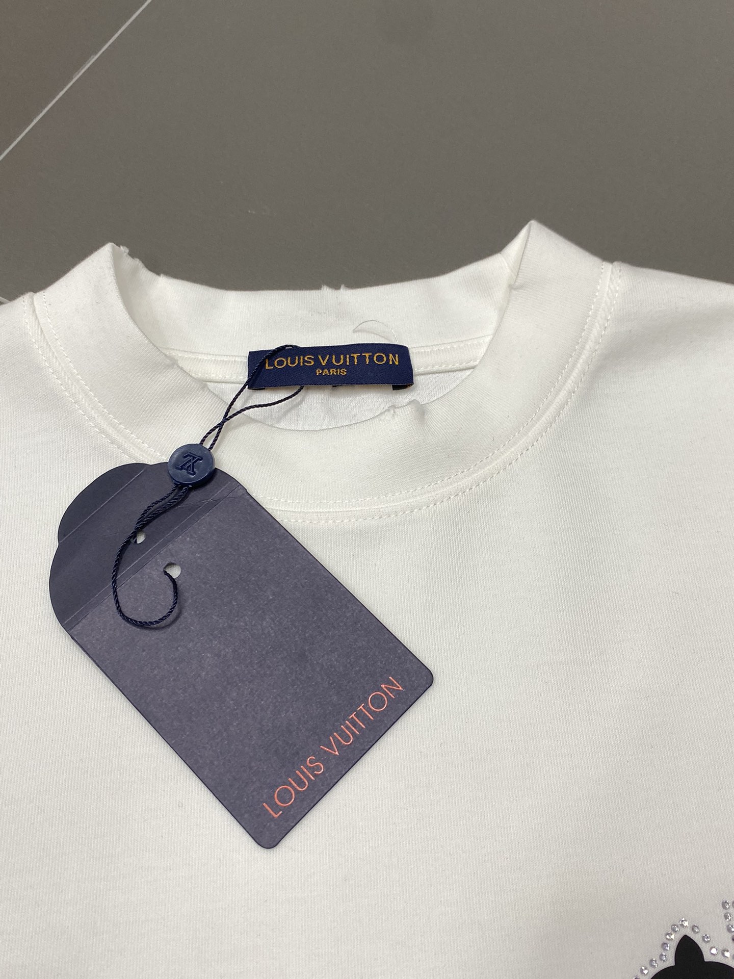    。Louis Vuitton路易威登💥独家专供新款原单男士休闲春夏短袖 高端  高端版本 时尚百搭