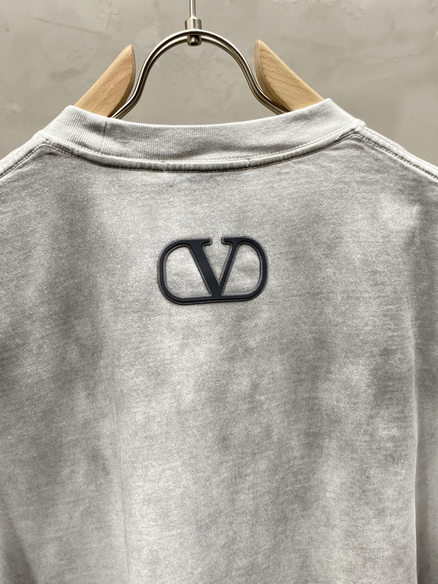    。VALENTINO华伦天奴💥独家专供新款原单男士休闲春夏短袖 高端  高端版本 时尚百搭爆款⚠️