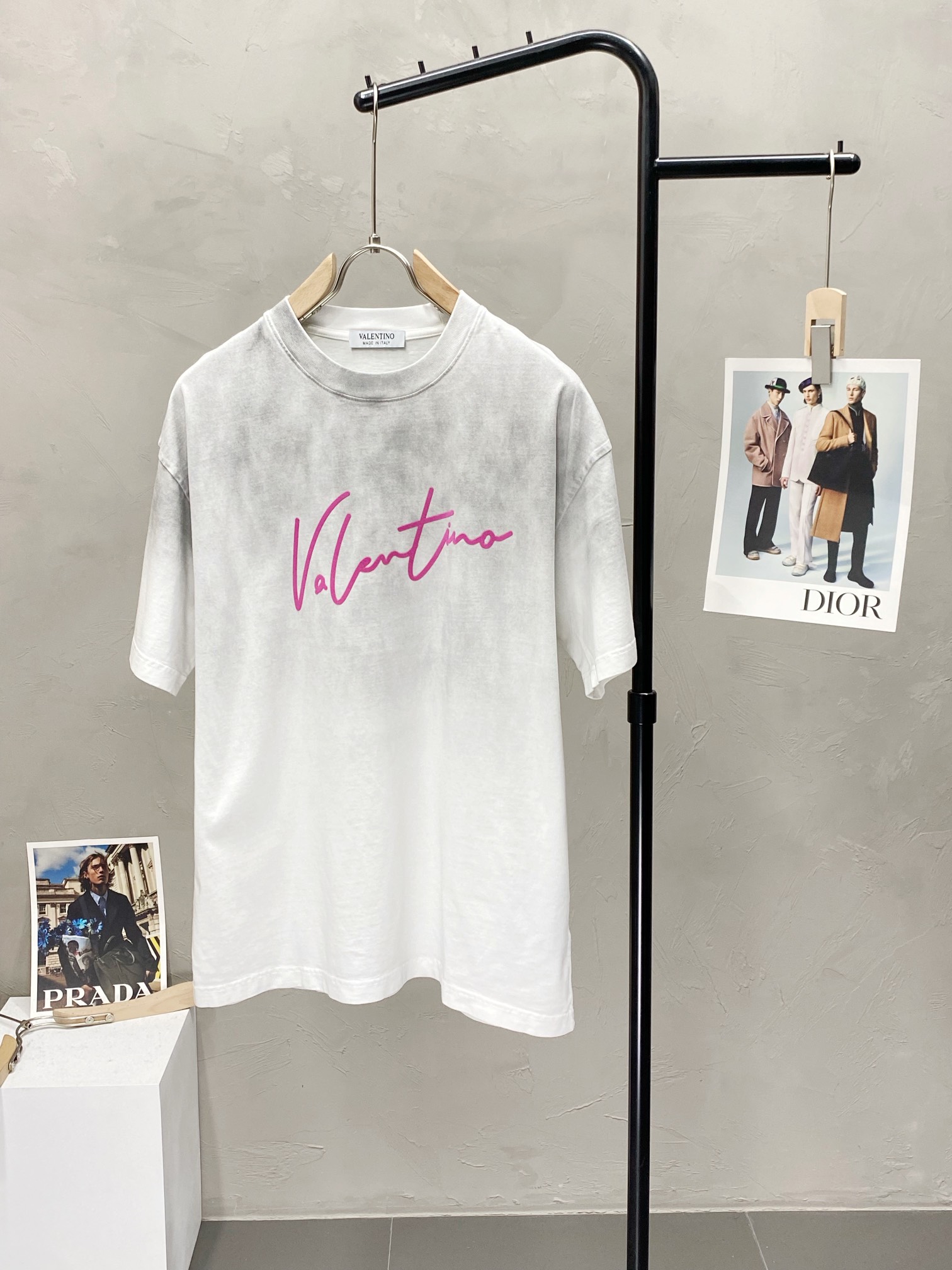    。VALENTINO华伦天奴💥独家专供新款原单男士休闲春夏短袖 高端  高端版本 时尚百搭爆款⚠️