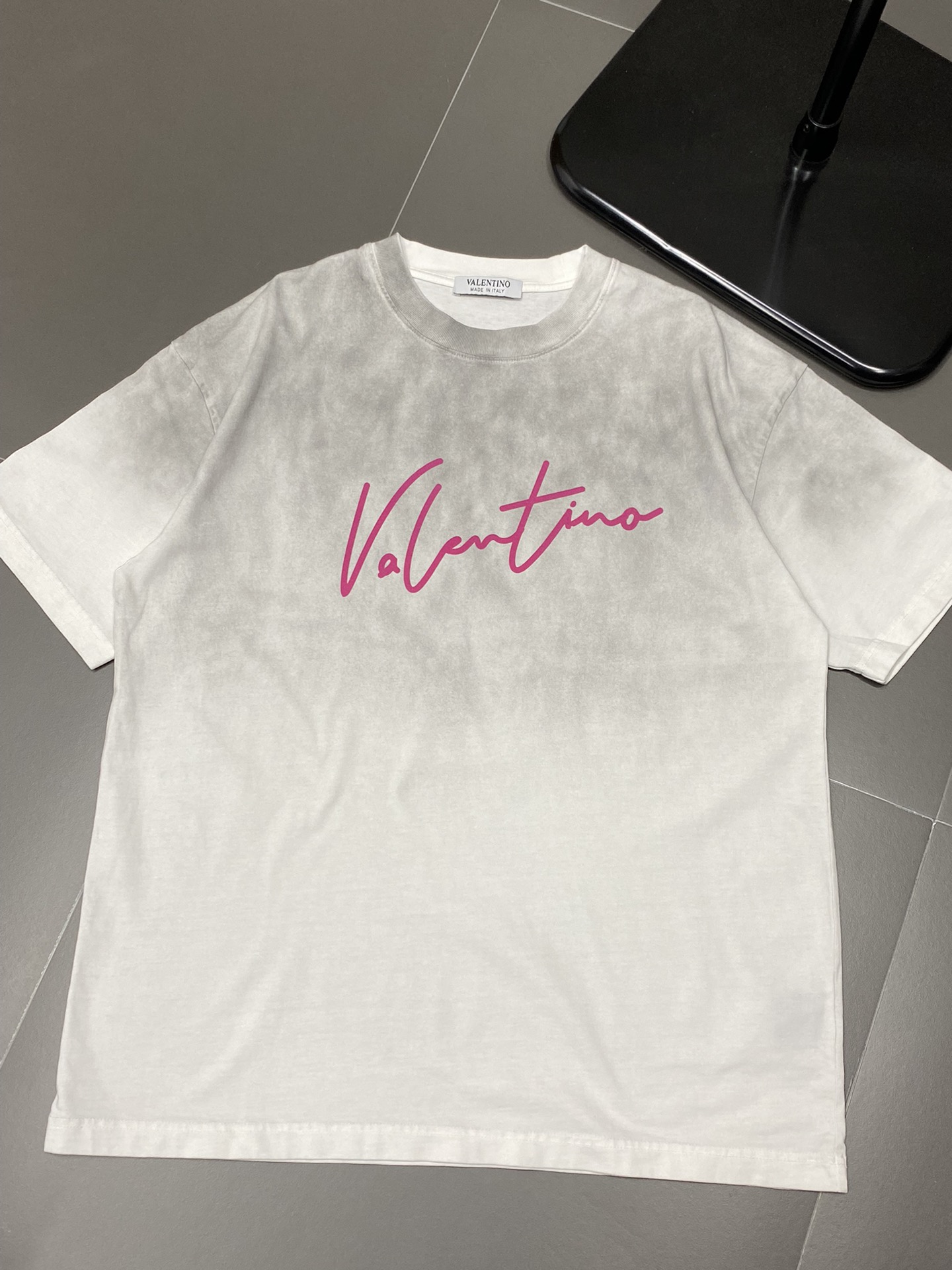    。VALENTINO华伦天奴💥独家专供新款原单男士休闲春夏短袖 高端  高端版本 时尚百搭爆款⚠️