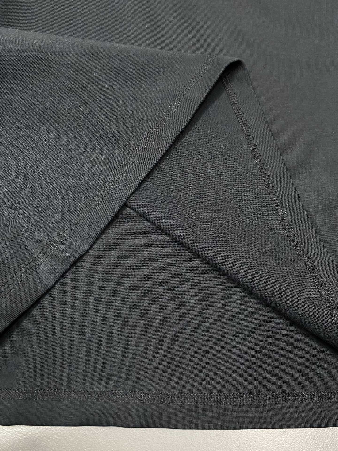    。Prada普拉达💥独家专供新款原单男士休闲春夏短袖 高端  高端版本 时尚百搭爆款⚠️⚠️✨✨进