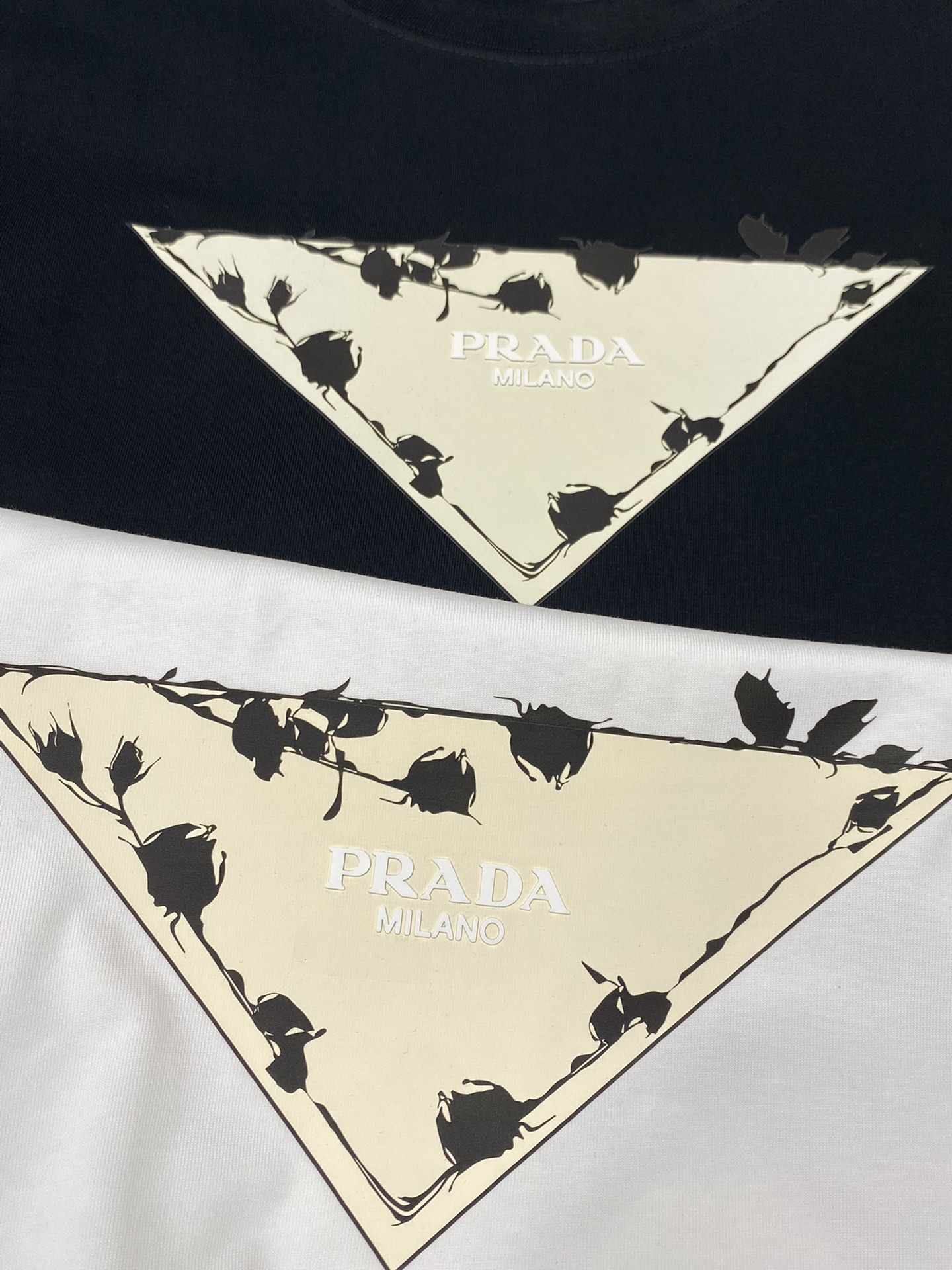    。Prada普拉达💥独家专供新款原单男士休闲春夏短袖 高端  高端版本 时尚百搭爆款⚠️⚠️✨✨进