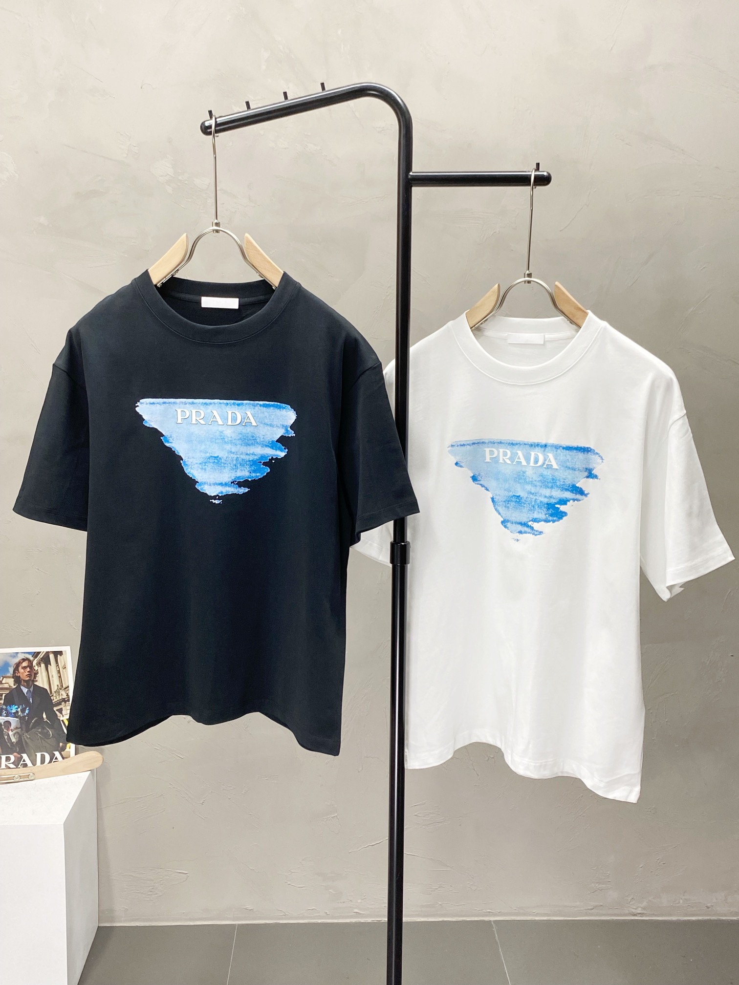    。Prada普拉达💥独家专供新款原单男士休闲春夏短袖 高端  高端版本 时尚百搭爆款⚠️⚠️✨✨进