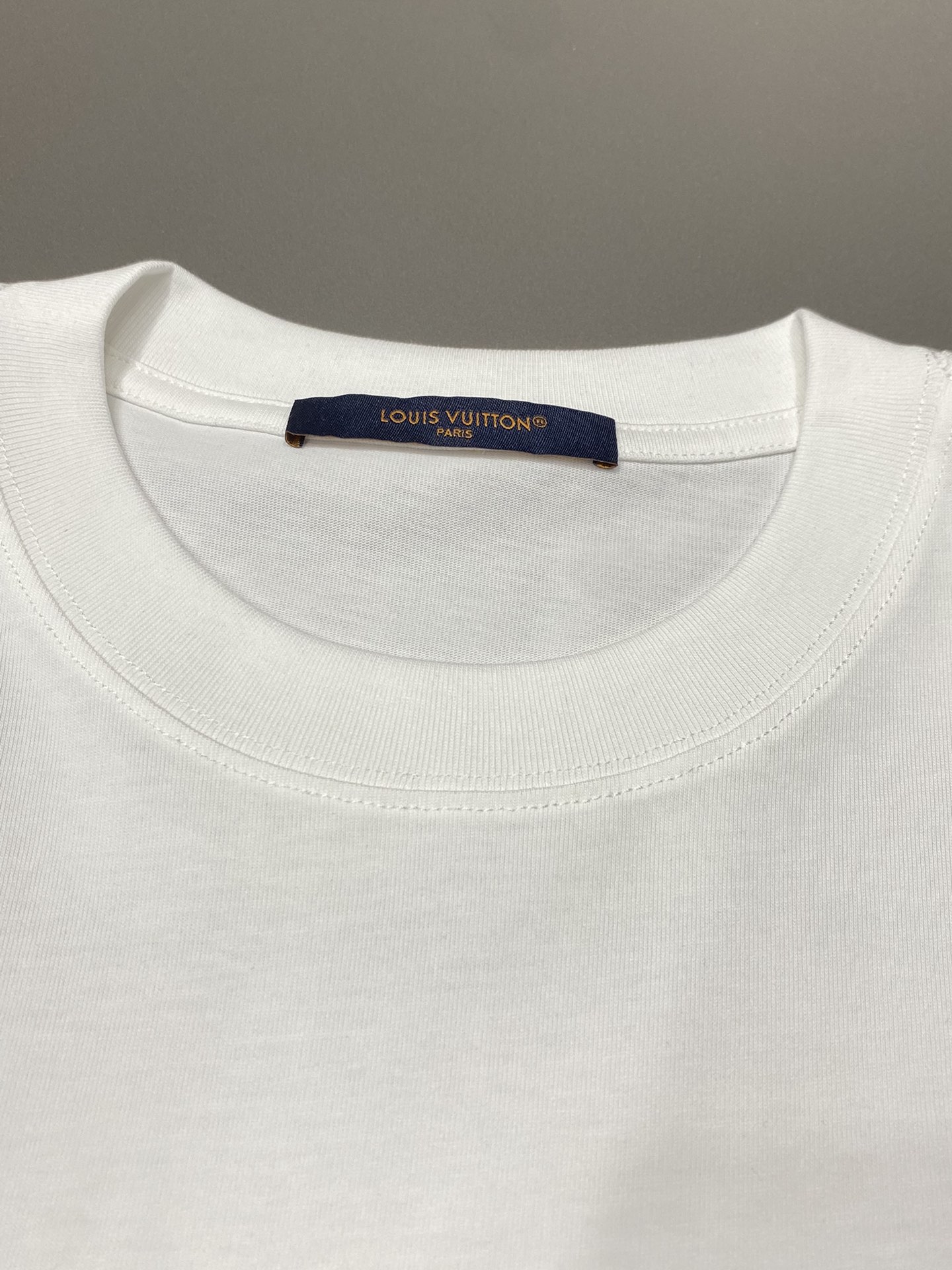    。Louis Vuitton路易威登💥独家专供新款原单男士休闲春夏短袖 高端  高端版本 时尚百搭