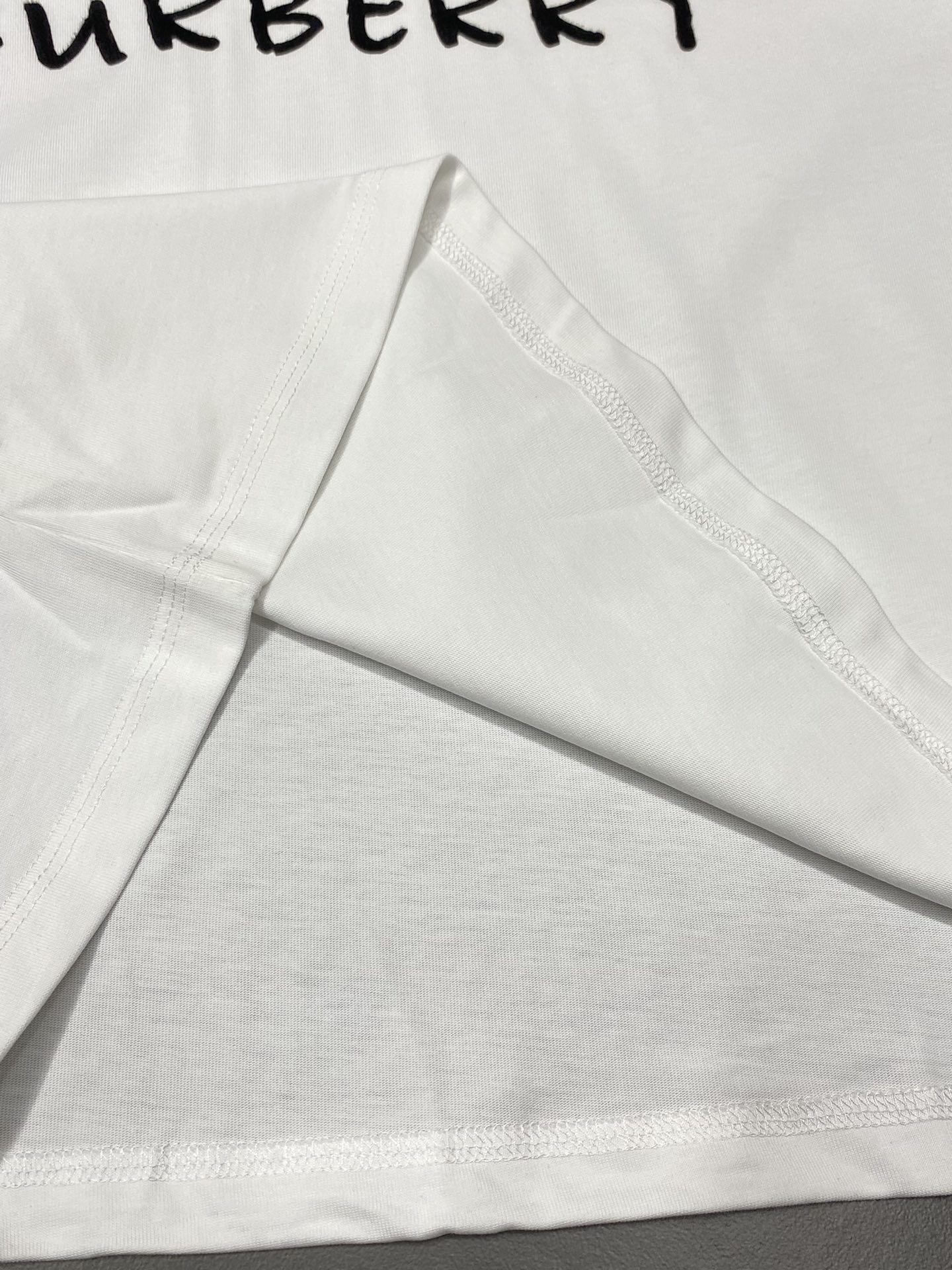    。Burberry巴宝莉💥独家专供新款原单男士休闲春夏短袖 高端  高端版本 时尚百搭爆款⚠️⚠️