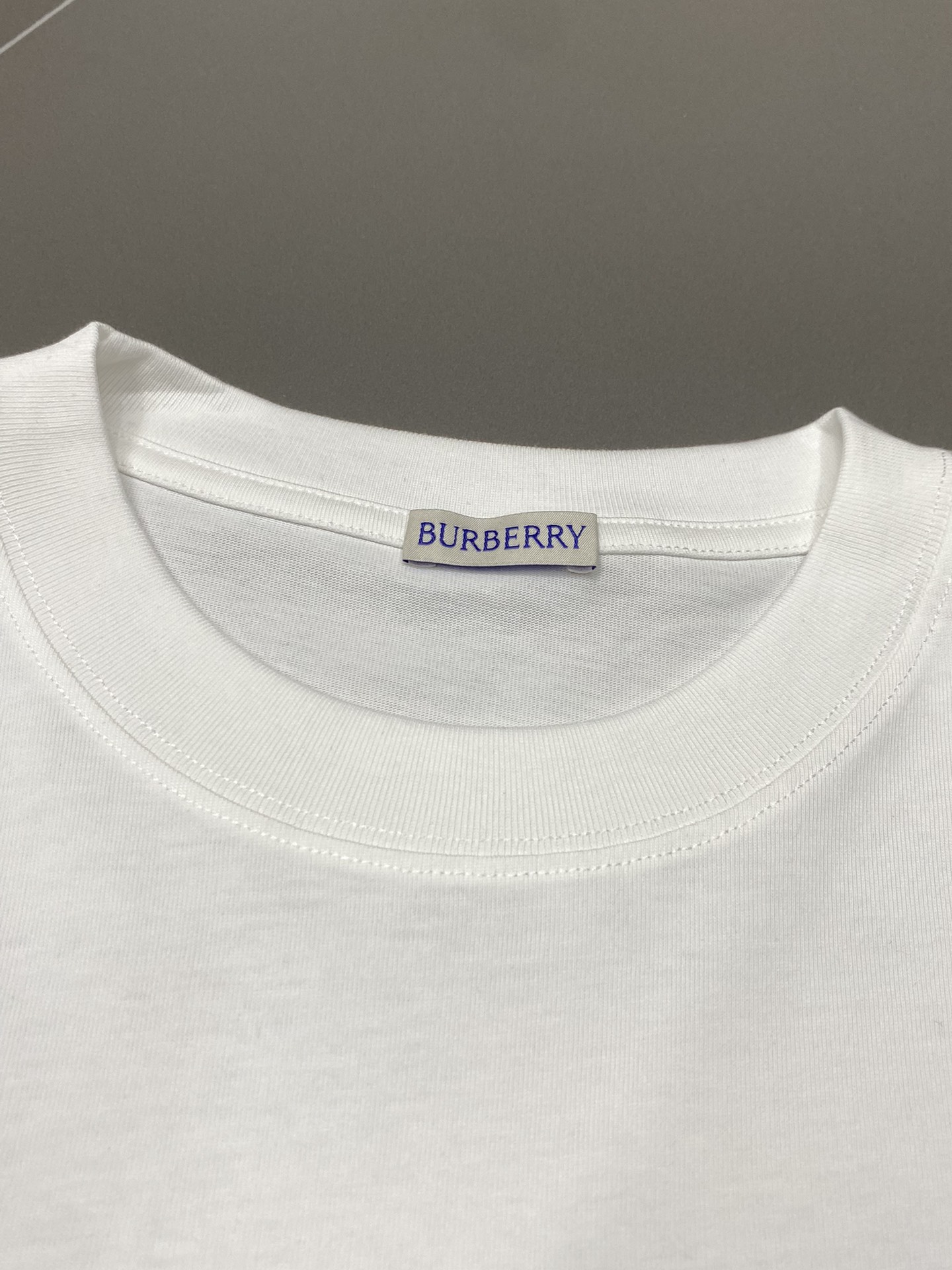    。Burberry巴宝莉💥独家专供新款原单男士休闲春夏短袖 高端  高端版本 时尚百搭爆款⚠️⚠️