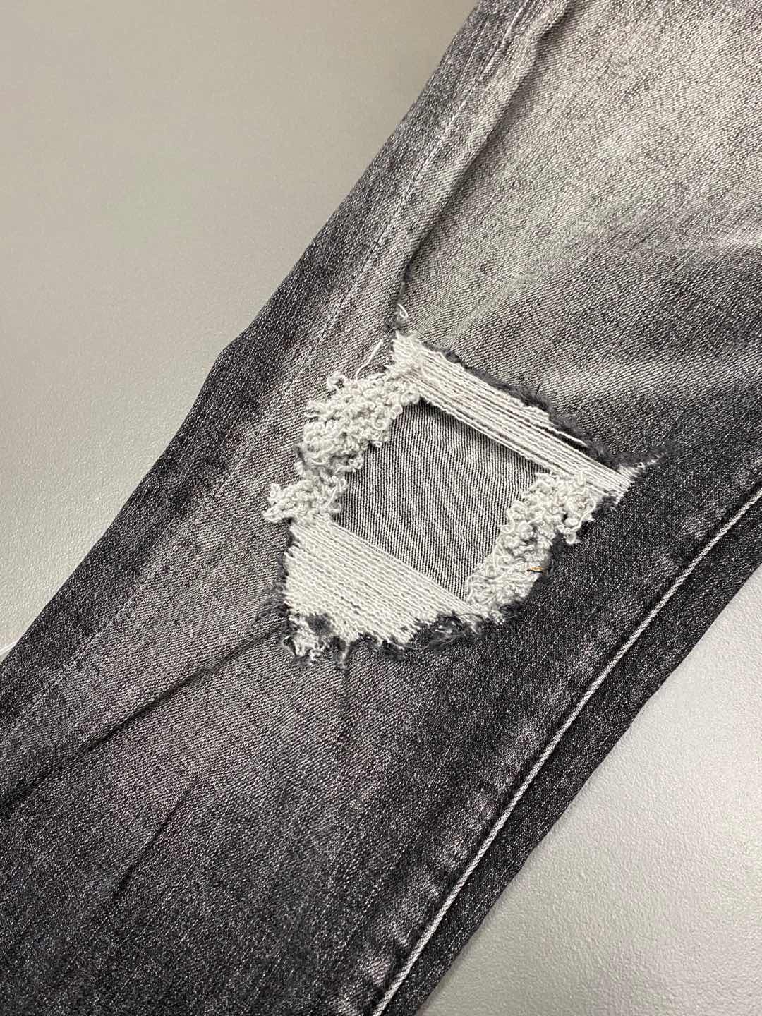  。PurPle Brand💥独家专供新款 直筒牛仔裤👖高端版本！专柜 面料 透气舒适度高，细节无可挑剔