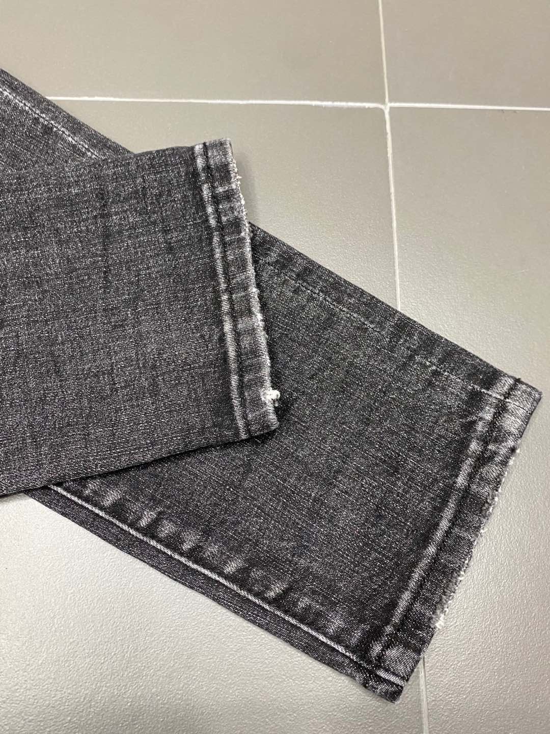  。PurPle Brand💥独家专供新款 直筒牛仔裤👖高端版本！专柜 面料 透气舒适度高，细节无可挑剔