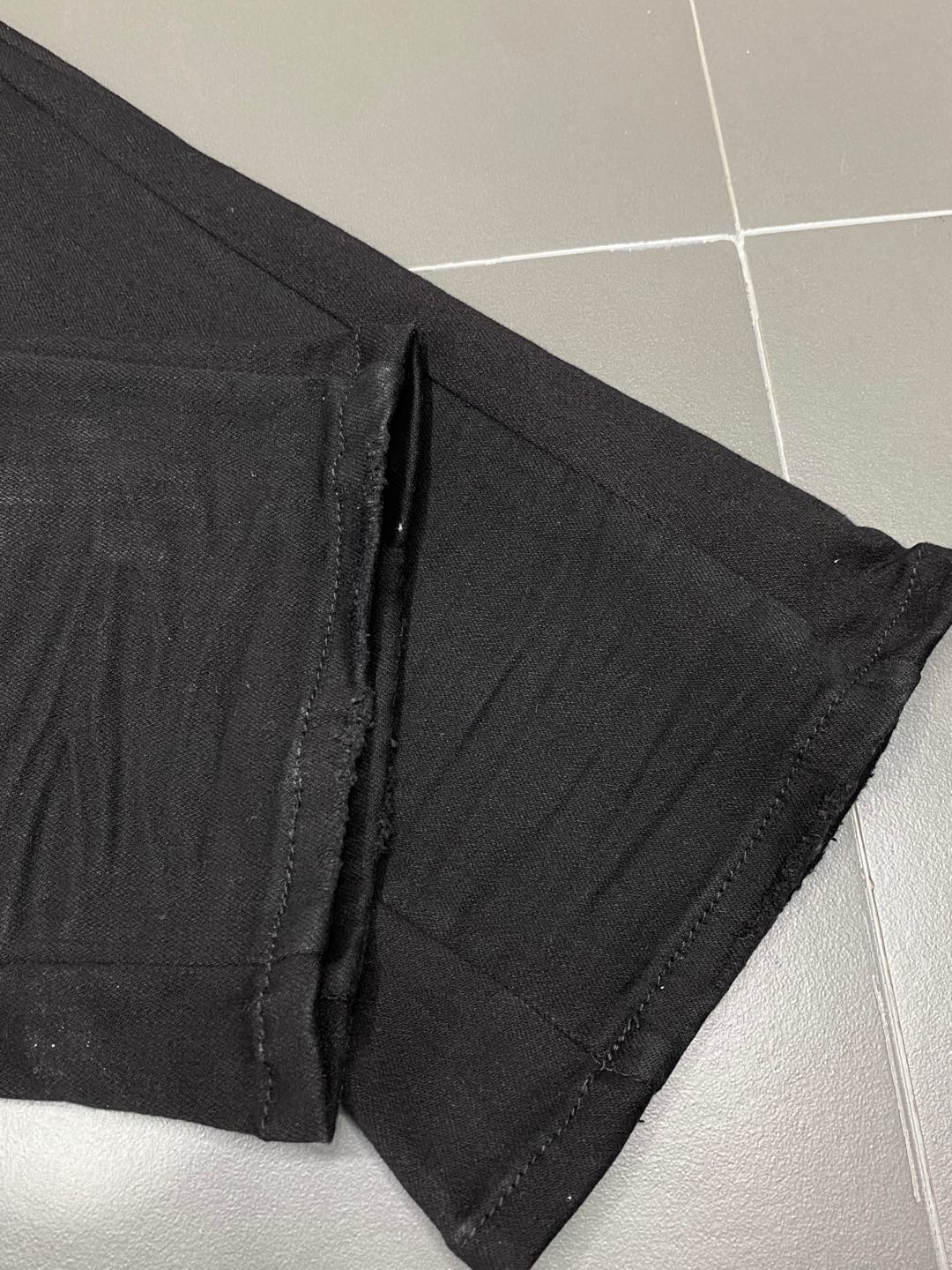  。PurPle Brand💥独家专供新款 微喇牛仔裤👖高端版本！专柜 面料 透气舒适度高，细节无可挑剔