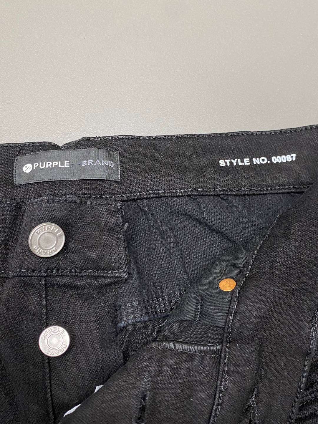  。PurPle Brand💥独家专供新款 微喇牛仔裤👖高端版本！专柜 面料 透气舒适度高，细节无可挑剔