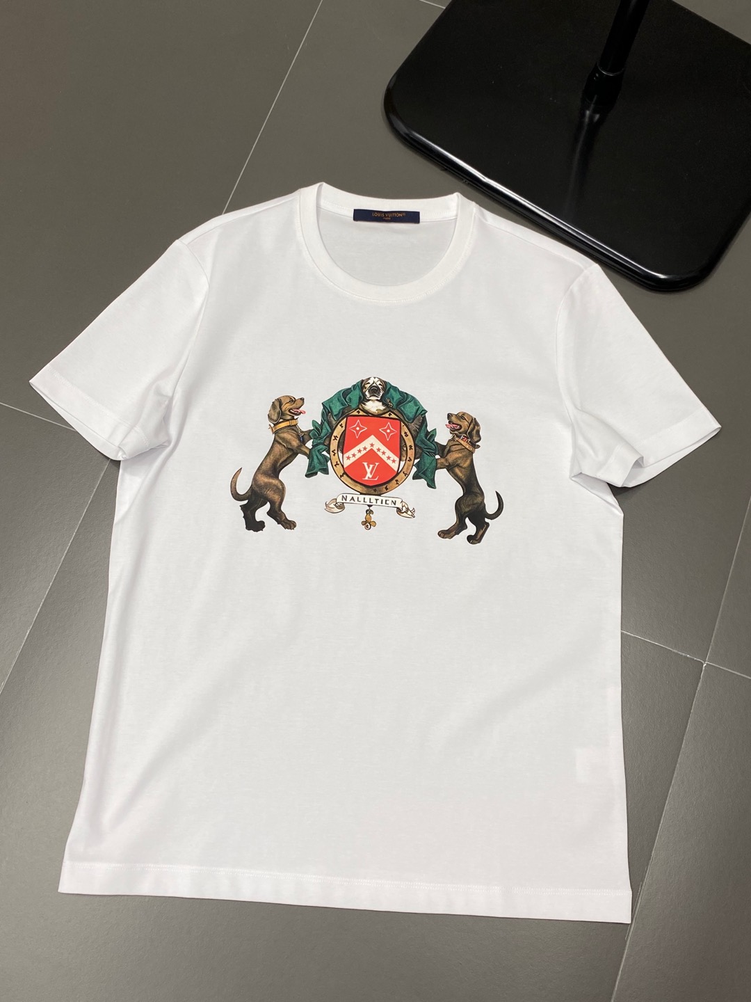    。Louis Vuitton路易威登💥独家专供新款原单男士休闲春夏短袖 高端  高端版本 时尚百搭