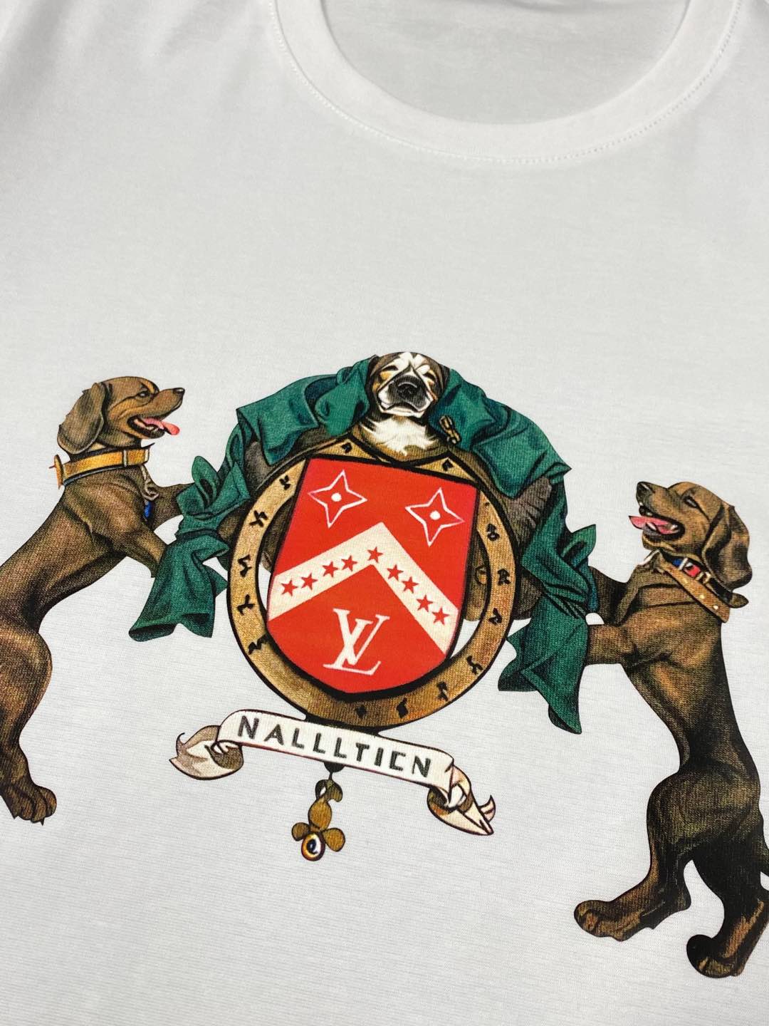    。Louis Vuitton路易威登💥独家专供新款原单男士休闲春夏短袖 高端  高端版本 时尚百搭