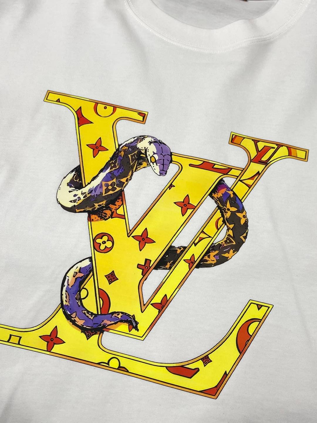    。Louis Vuitton路易威登💥独家专供新款原单男士休闲春夏短袖 高端  高端版本 时尚百搭