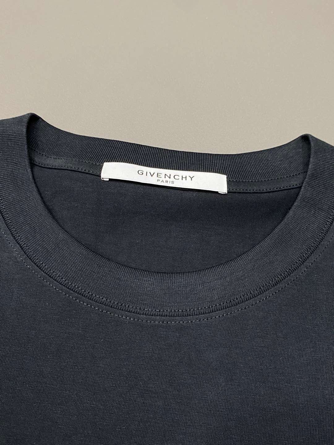    。Givenchy纪梵希💥独家专供新款原单男士休闲春夏短袖 高端  高端版本 时尚百搭爆款⚠️⚠️