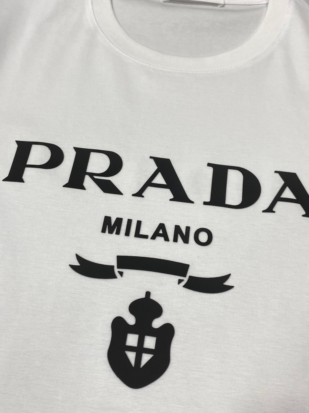    。Prada普拉达💥独家专供新款原单男士休闲春夏短袖 高端  高端版本 时尚百搭爆款⚠️⚠️✨✨进