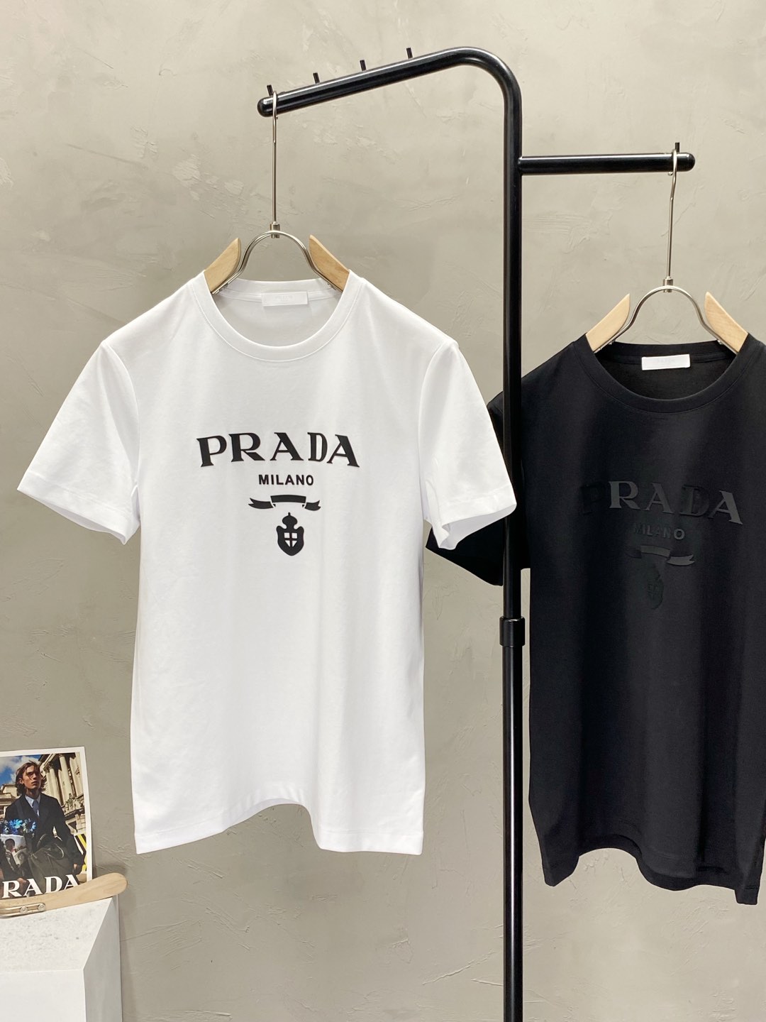    。Prada普拉达💥独家专供新款原单男士休闲春夏短袖 高端  高端版本 时尚百搭爆款⚠️⚠️✨✨进