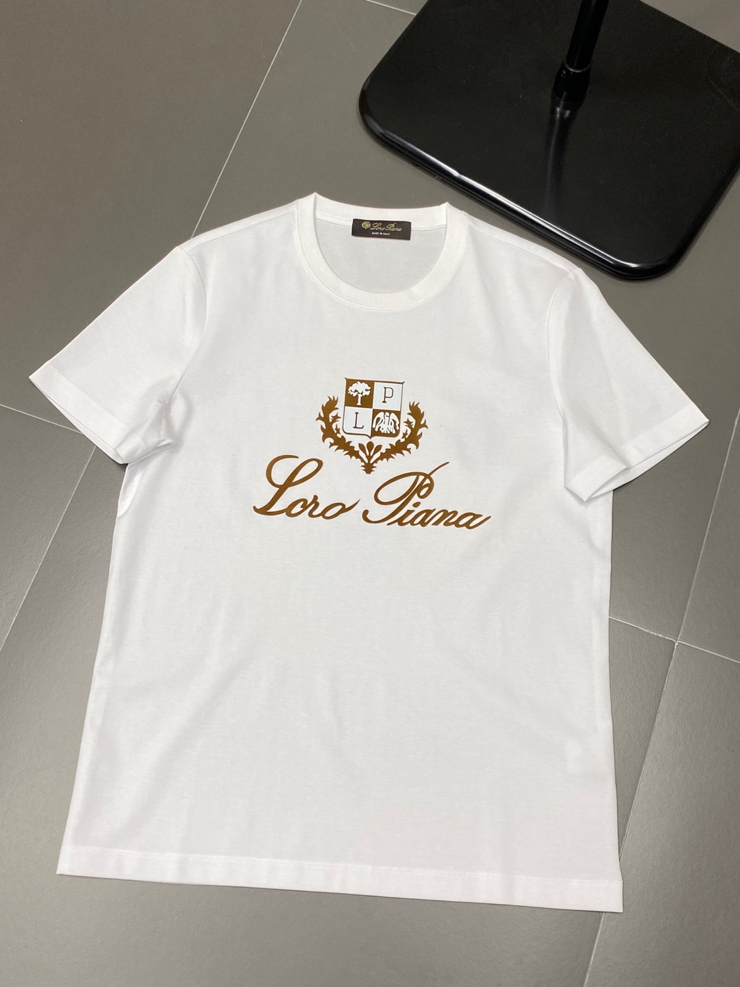    。lP🆕-Loro Piano诺悠翩雅💥独家专供新款原单男士休闲春夏短袖 高端  高端版本 时尚百