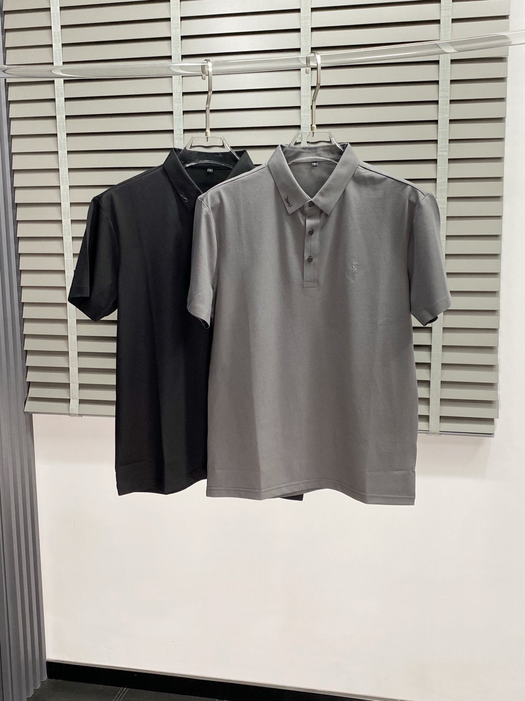    。SAINT LAURENT圣罗兰YSL💥独家专供新款原单男士休闲春夏翻领短袖 高端  高端版本 