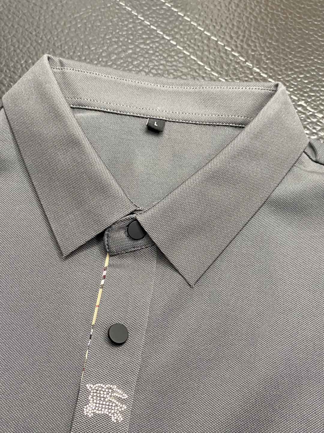    。Burberry巴宝莉💥独家专供新款原单男士休闲春夏翻领短袖 高端  高端版本 时尚百搭爆款⚠️