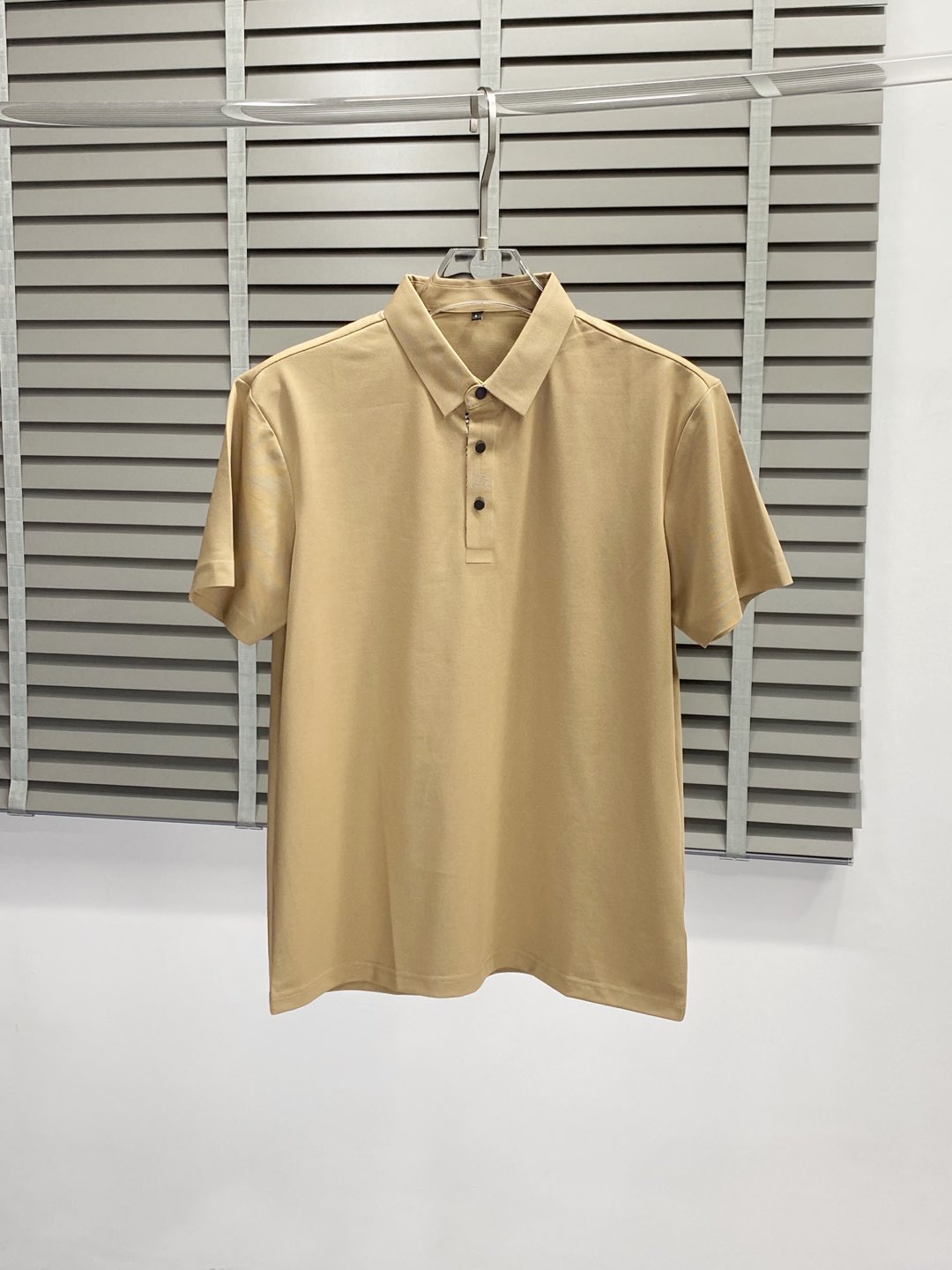    。Burberry巴宝莉💥独家专供新款原单男士休闲春夏翻领短袖 高端  高端版本 时尚百搭爆款⚠️