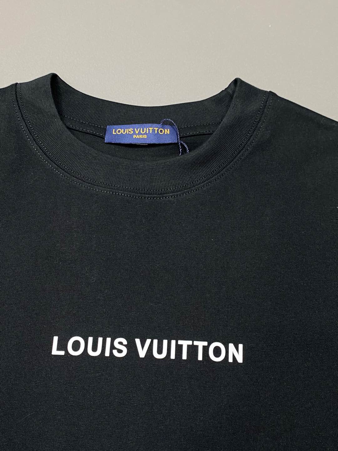    。Louis Vuitton路易威登💥独家专供新款原单男士休闲春夏短袖 高端  高端版本 时尚百搭