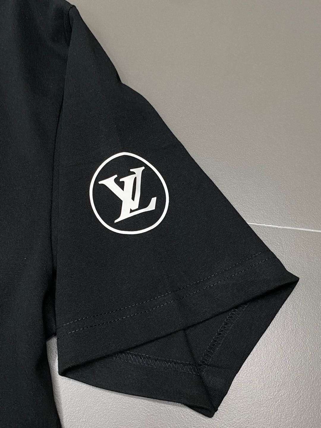    。Louis Vuitton路易威登💥独家专供新款原单男士休闲春夏短袖 高端  高端版本 时尚百搭