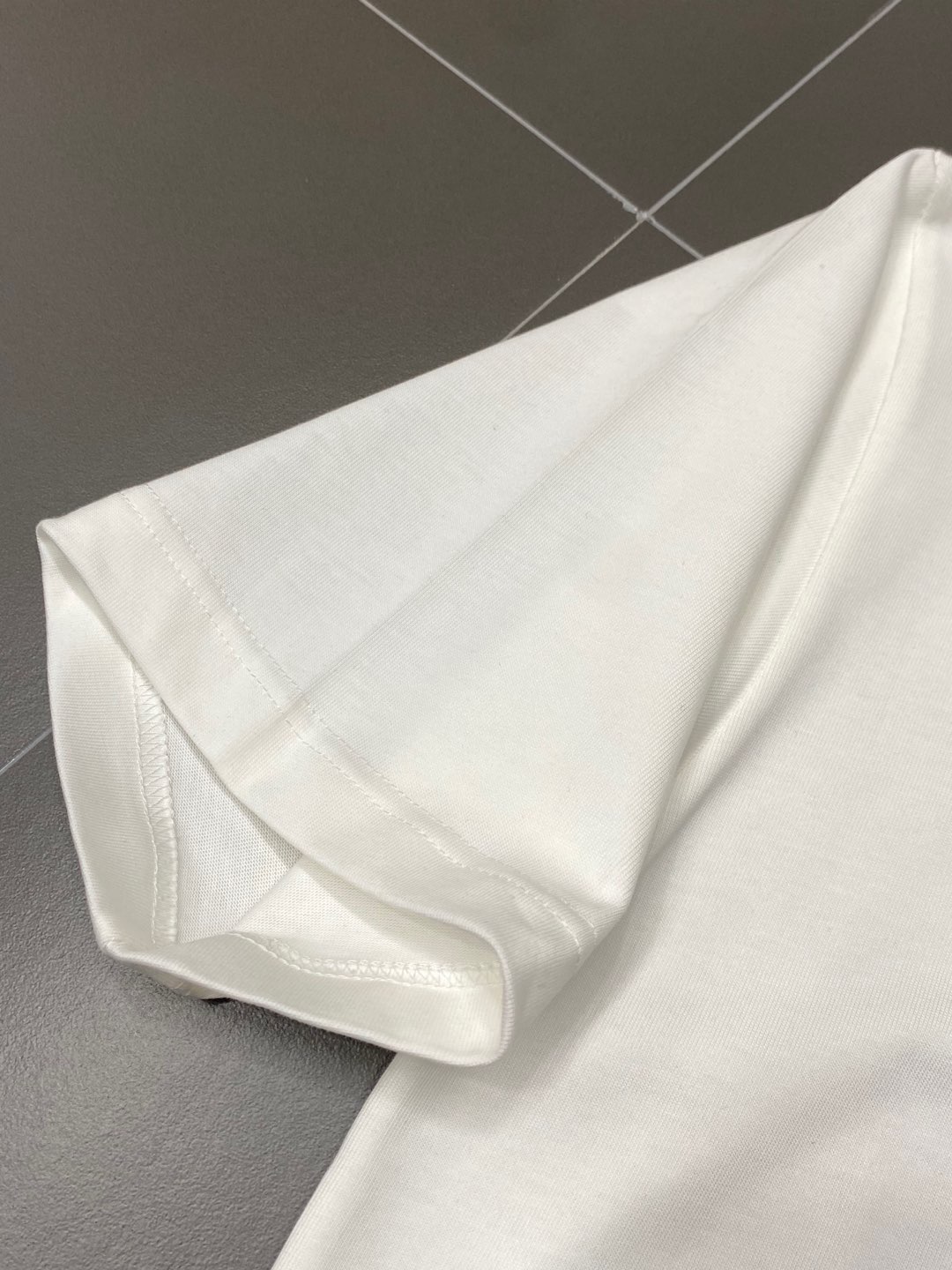    。Louis Vuitton路易威登💥独家专供新款原单男士休闲春夏短袖 高端  高端版本 时尚百搭