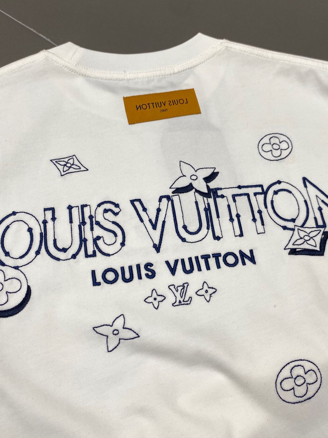    。Louis Vuitton路易威登💥独家专供新款原单男士休闲春夏短袖 高端  高端版本 时尚百搭