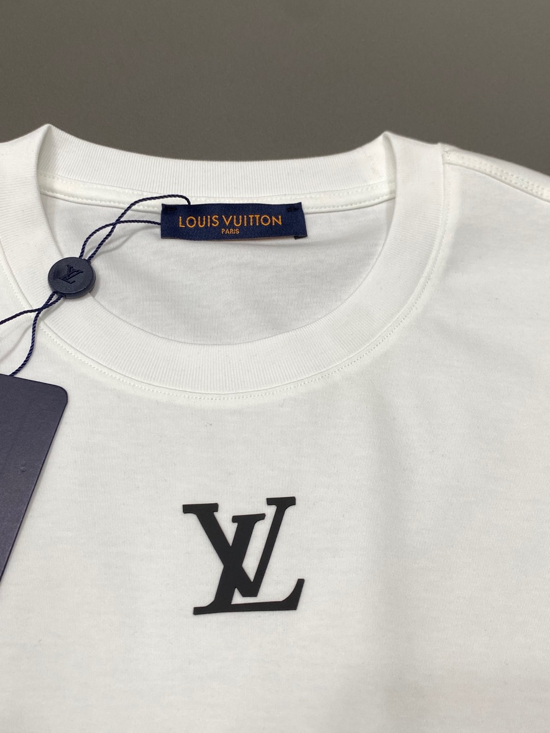    。Louis Vuitton路易威登💥独家专供新款原单男士休闲春夏短袖 高端  高端版本 时尚百搭