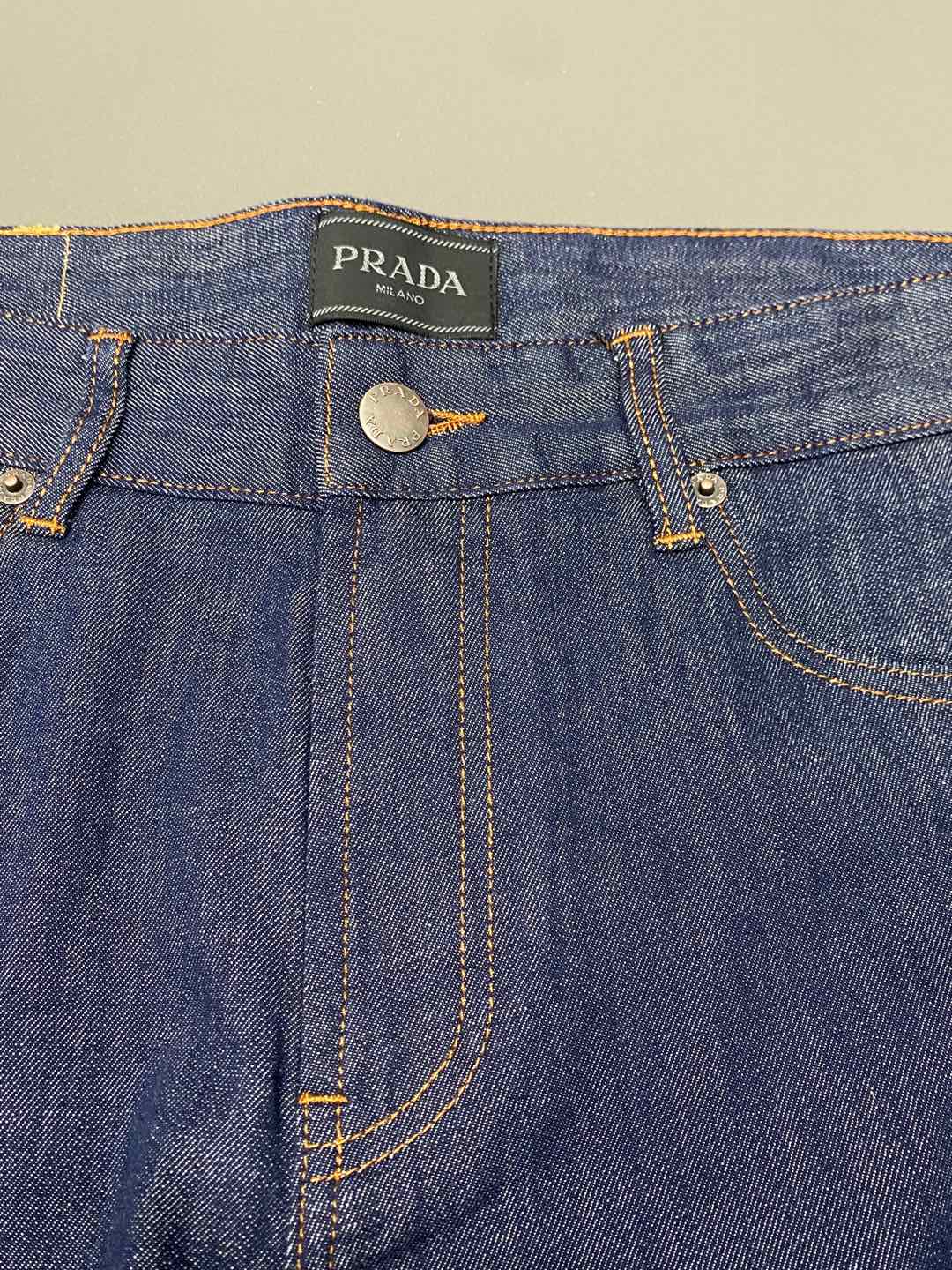    。Prada普拉达💥独家专供新款休闲春夏牛仔裤👖高端版本！专柜 面料 透气舒适度高，细节无可挑剔，