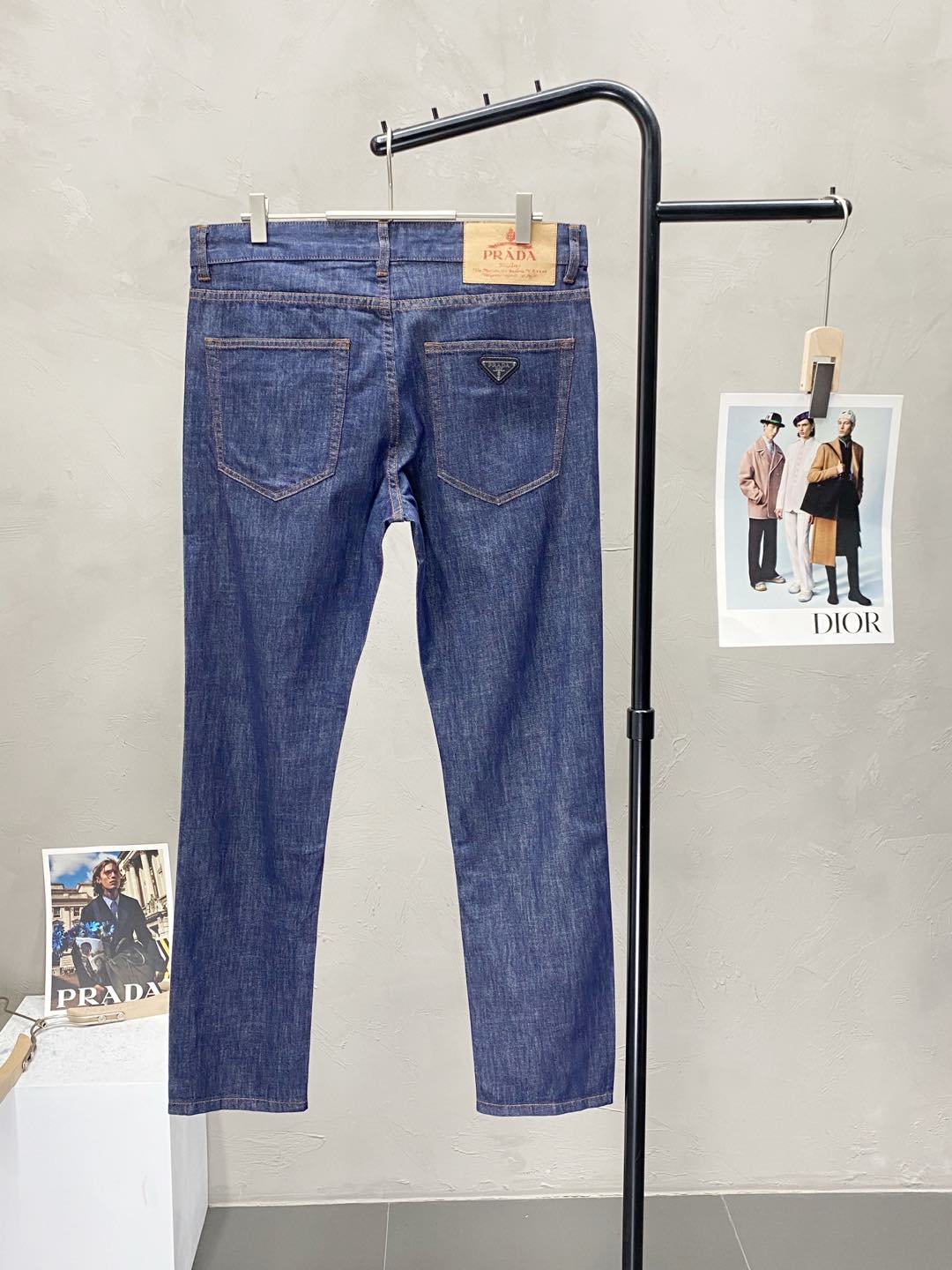    。Prada普拉达💥独家专供新款休闲春夏牛仔裤👖高端版本！专柜 面料 透气舒适度高，细节无可挑剔，