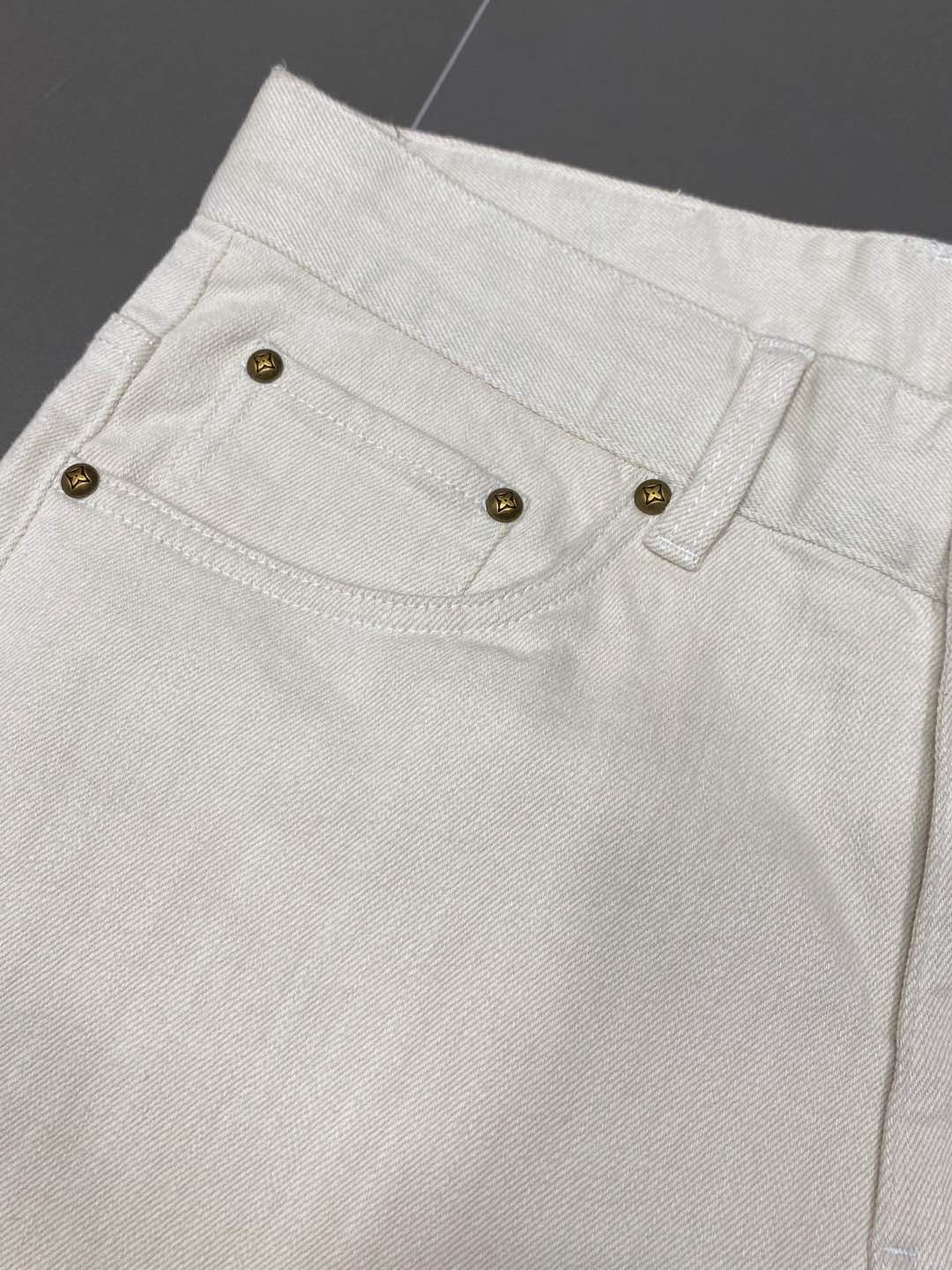    。Louis Vuitton路易威登💥独家专供新款休闲春夏牛仔裤👖高端版本！专柜 面料 透气舒适度