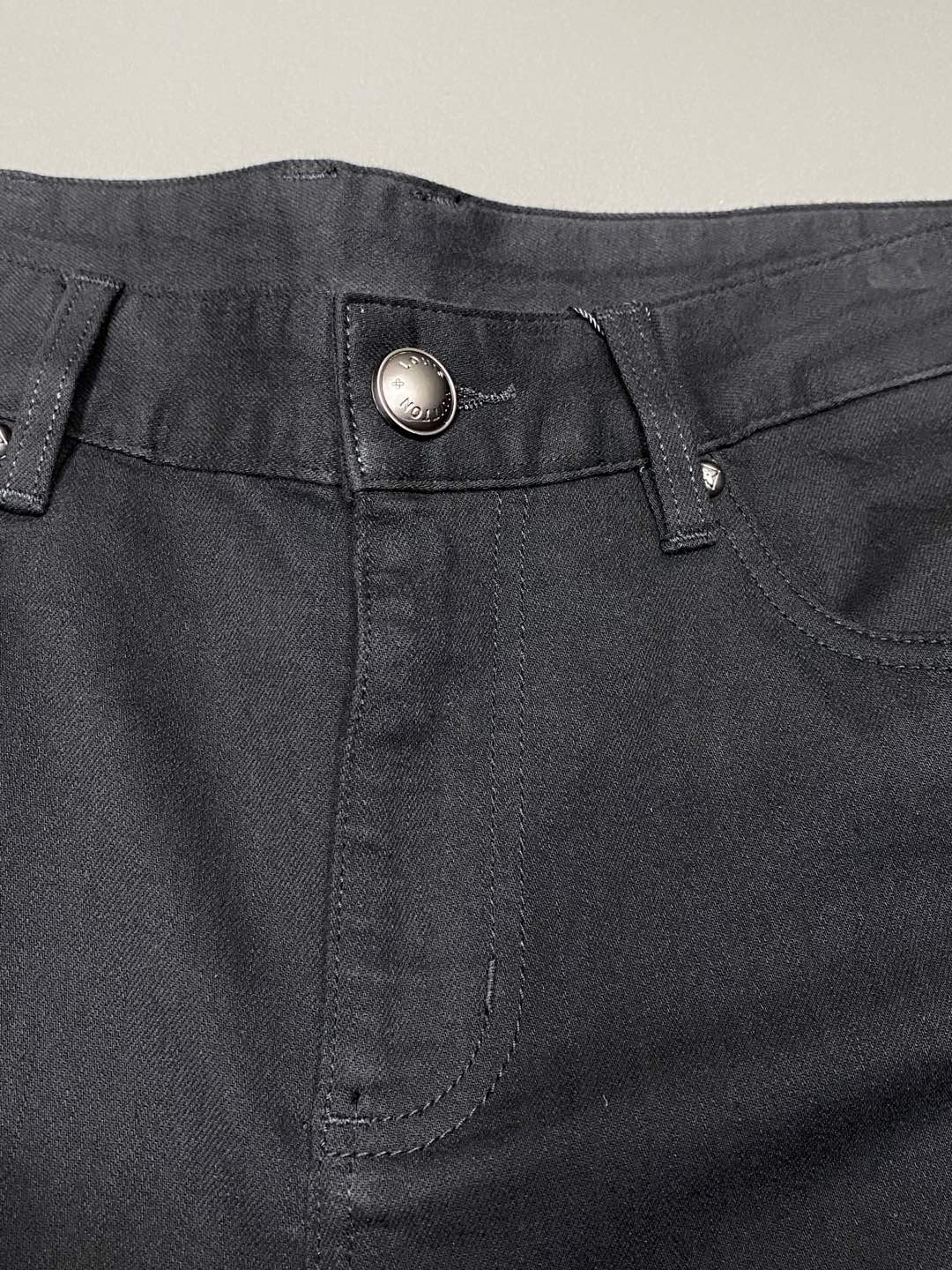    。Louis Vuitton路易威登💥独家专供新款休闲春夏牛仔裤👖高端版本！专柜 面料 透气舒适度