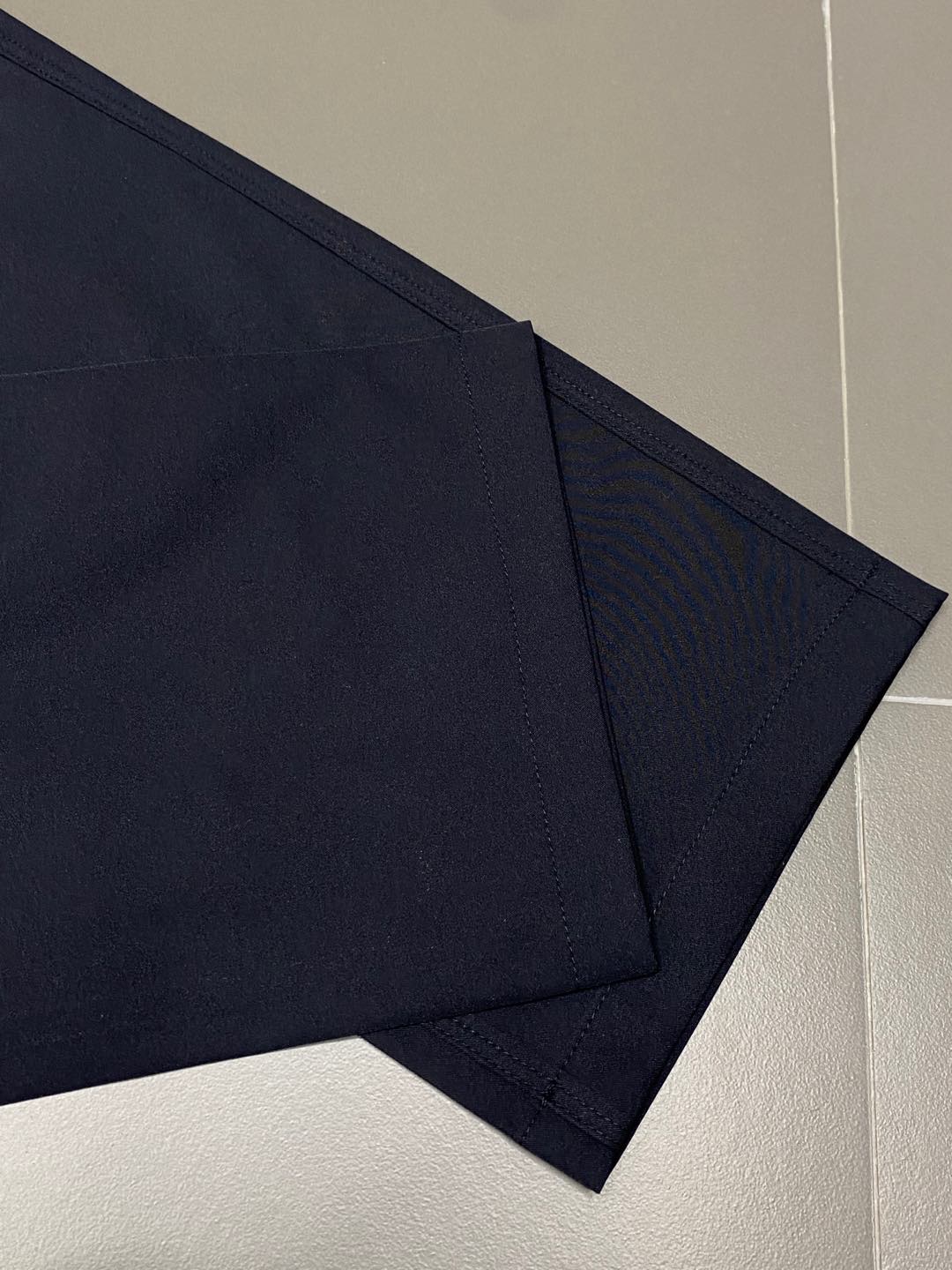  。Burberry巴宝莉💥独家专供新款休闲春秋休闲裤 高端版本！专柜 面料 透气舒适度高，细节无可挑剔