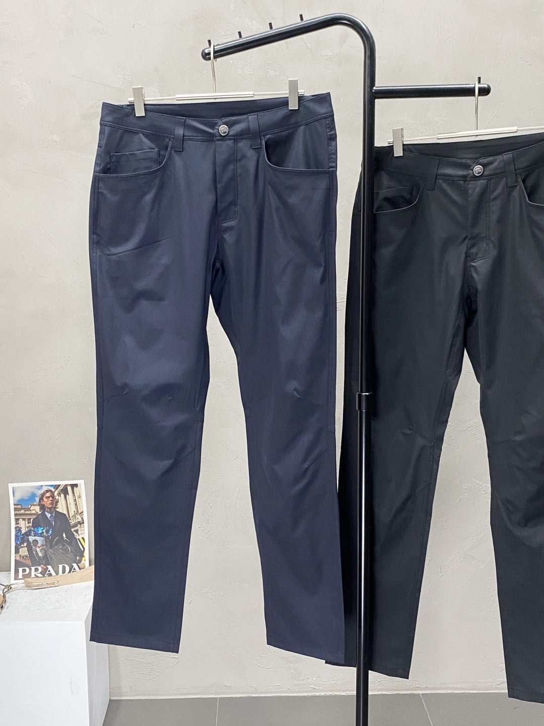  。Burberry巴宝莉💥独家专供新款休闲春秋休闲裤 高端版本！专柜 面料 透气舒适度高，细节无可挑剔