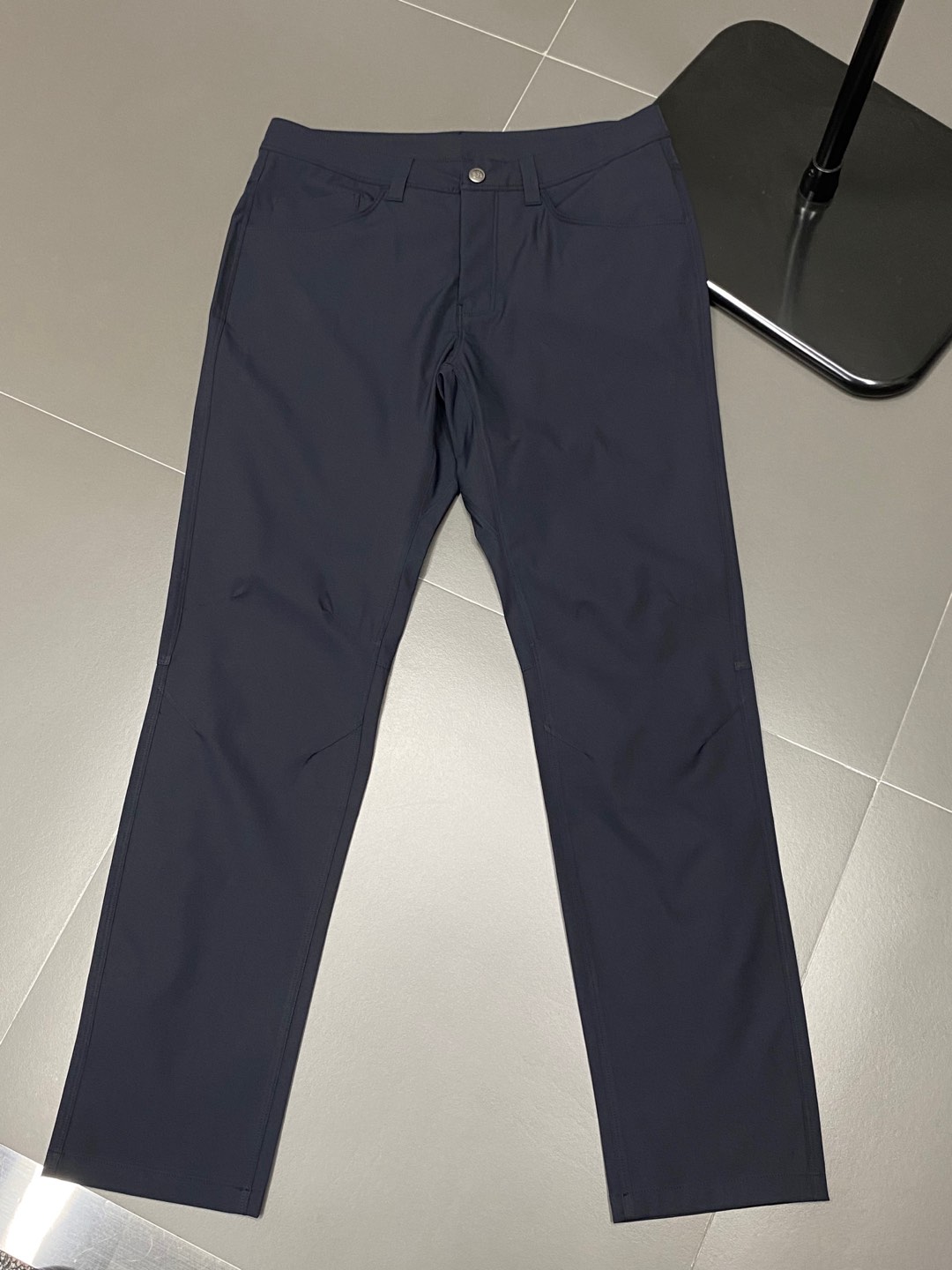  。Burberry巴宝莉💥独家专供新款休闲春秋休闲裤 高端版本！专柜 面料 透气舒适度高，细节无可挑剔