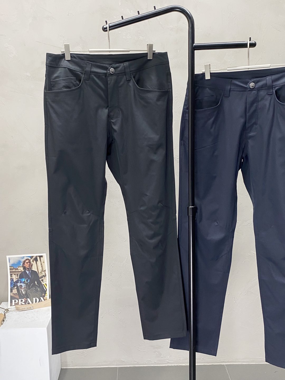  。Burberry巴宝莉💥独家专供新款休闲春秋休闲裤 高端版本！专柜 面料 透气舒适度高，细节无可挑剔