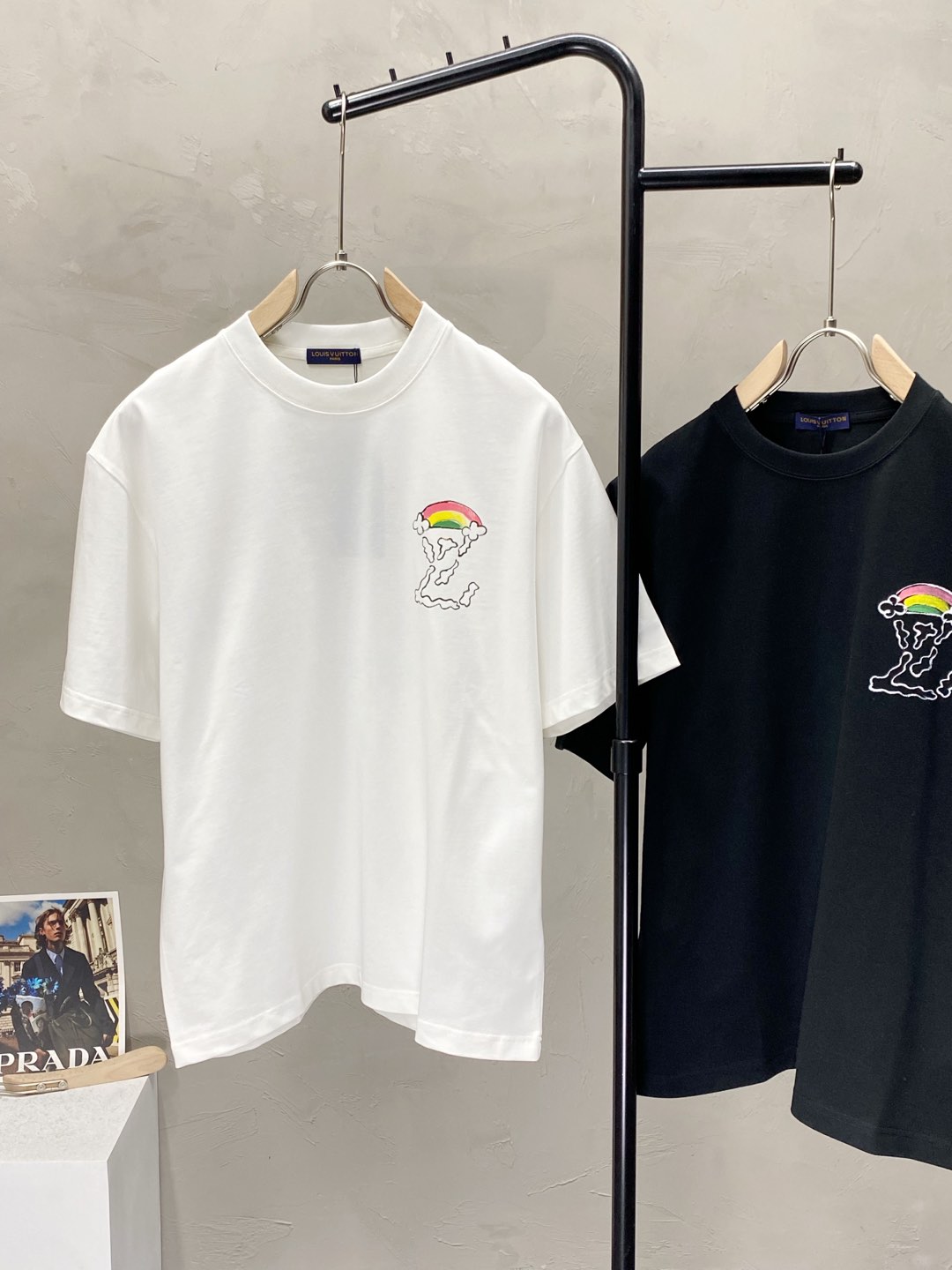    。Louis Vuitton路易威登💥独家专供新款原单男士休闲春夏短袖 高端  高端版本 时尚百搭