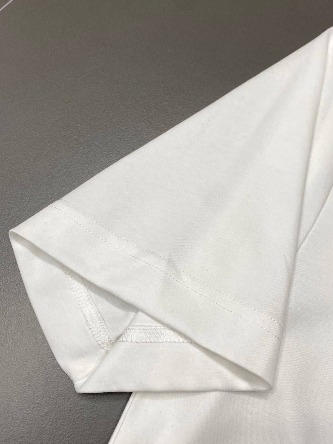  。HERMES爱马仕💥独家专供新款原单男士休闲短袖 高端定制 时尚百搭爆款⚠️⚠️✨✨进口面料 胸前l