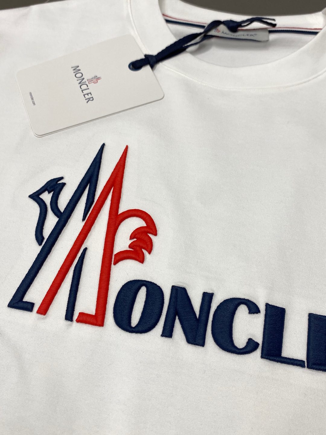  。Moncler蒙口💥独家专供新款原单男士休闲短袖 高端  高版本 时尚百搭爆款⚠️⚠️✨✨进口面料 