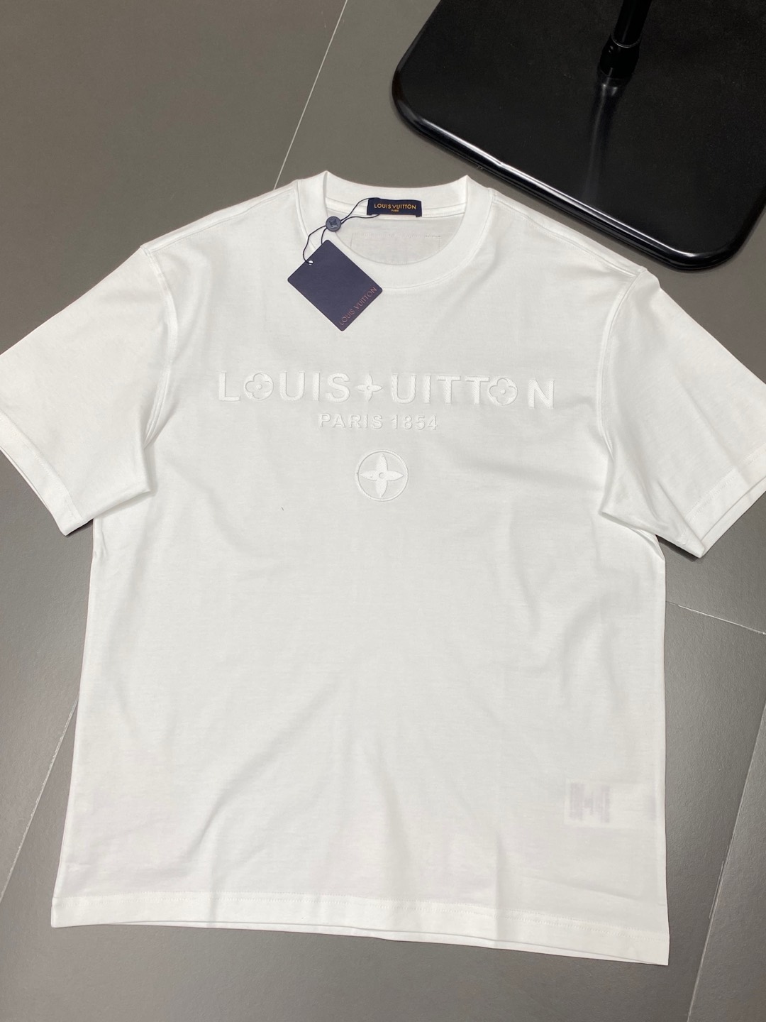  。Louis Vuitton路易威登💥独家专供新款原单男士休闲短袖 高端  高版本 时尚百搭爆款⚠️⚠