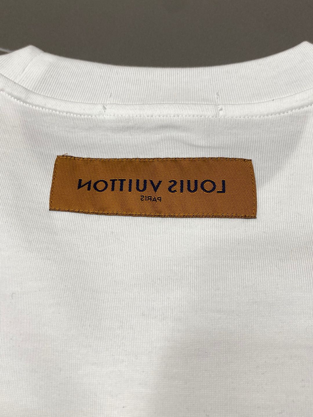  。Louis Vuitton路易威登💥独家专供新款原单男士休闲短袖 高端  高版本 时尚百搭爆款⚠️⚠