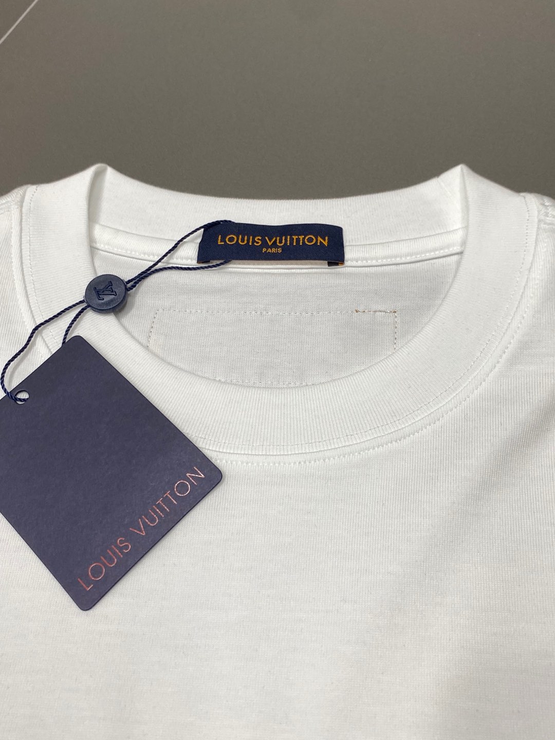  。Louis Vuitton路易威登💥独家专供新款原单男士休闲短袖 高端  高版本 时尚百搭爆款⚠️⚠