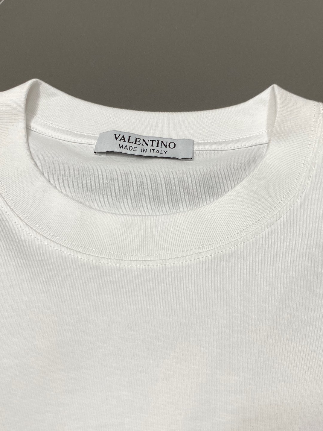    。VALENTINO华伦天奴💥独家专供新款原单男士休闲春夏短袖 高端  高端版本 时尚百搭爆款⚠️