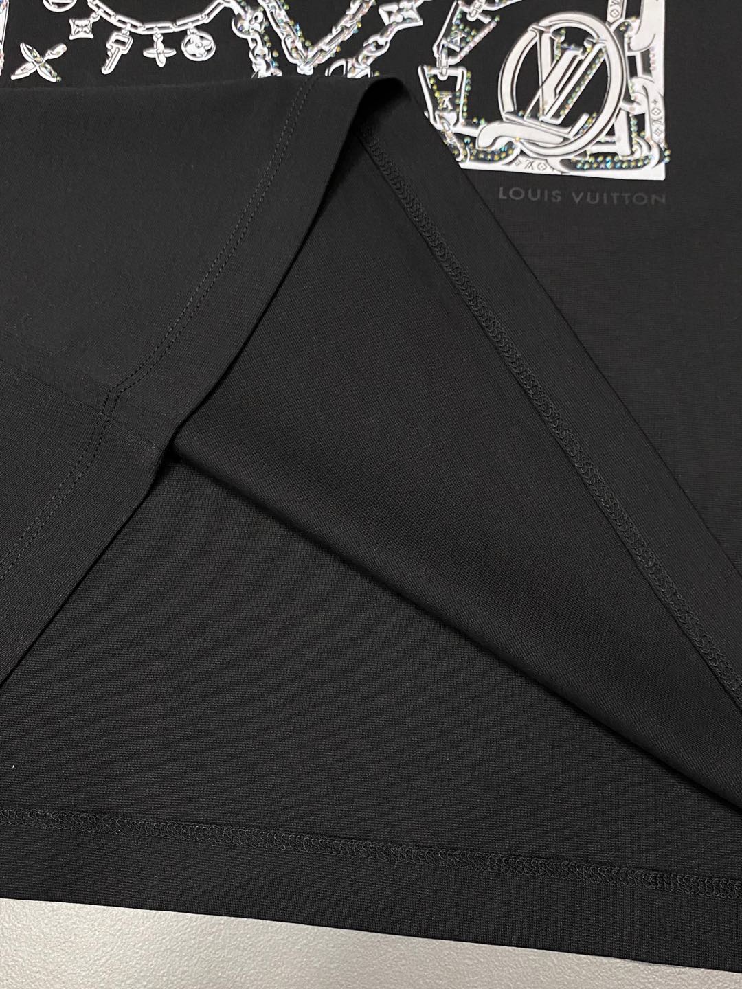    。Louis Vuitton路易威登💥独家专供新款原单男士休闲春夏短袖 高端  高端版本 时尚百搭