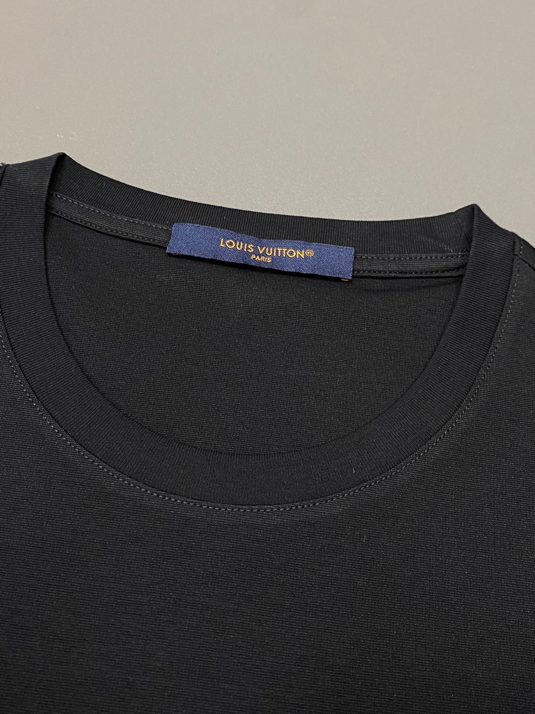    。Louis Vuitton路易威登💥独家专供新款原单男士休闲春夏短袖 高端  高端版本 时尚百搭